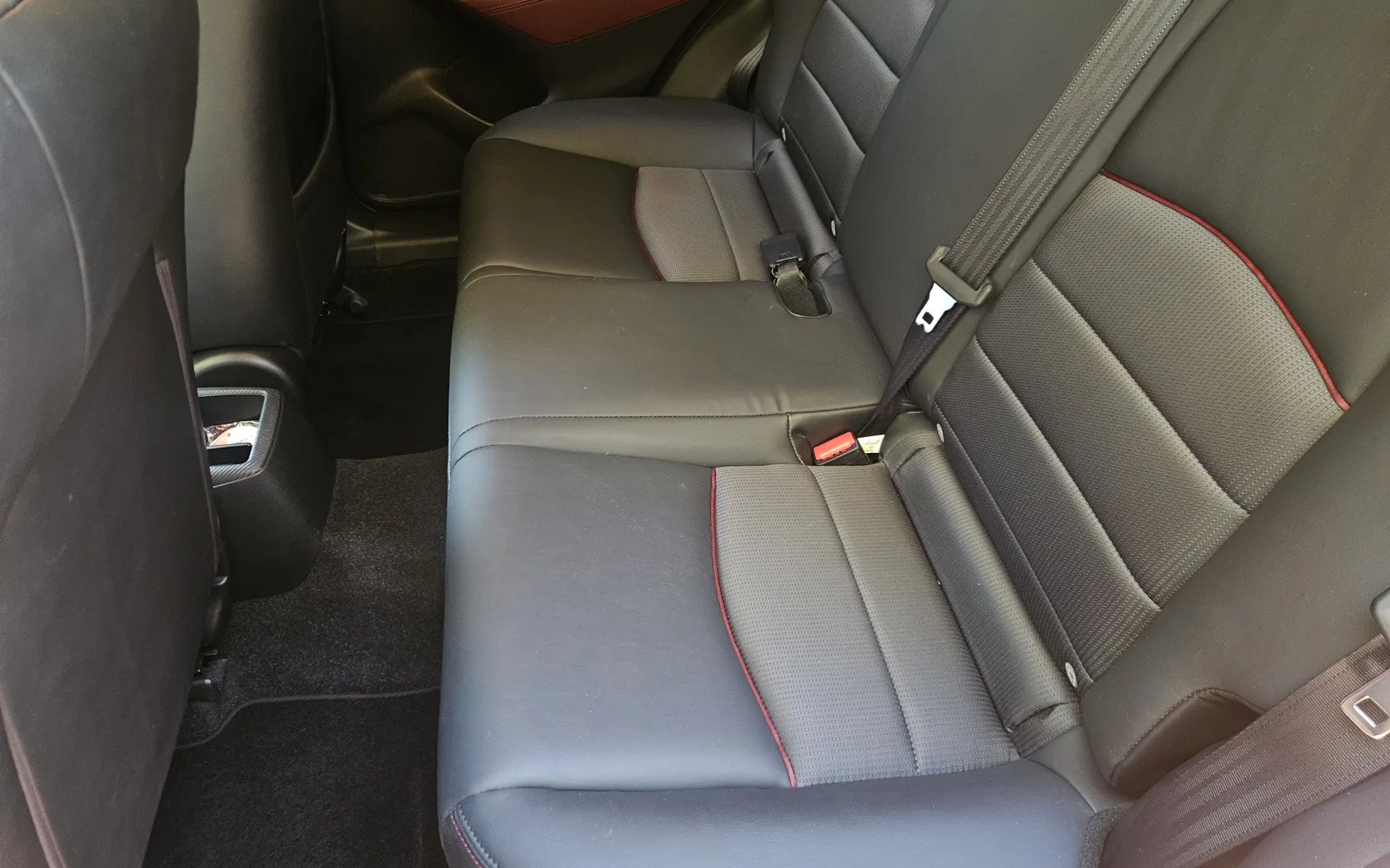 Notranja slika - Mazda CX-3 - G120 Attraction - 12