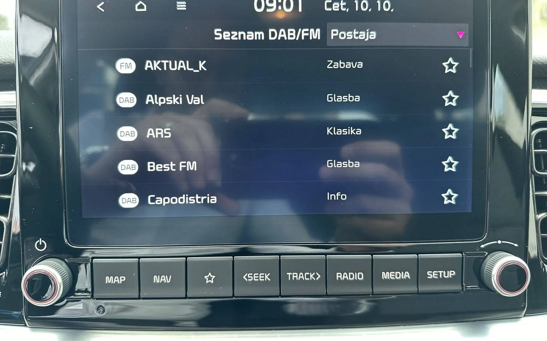 Notranja slika - KIA Stonic - 1.0 T-GDi LX Urban+ DCT - 16