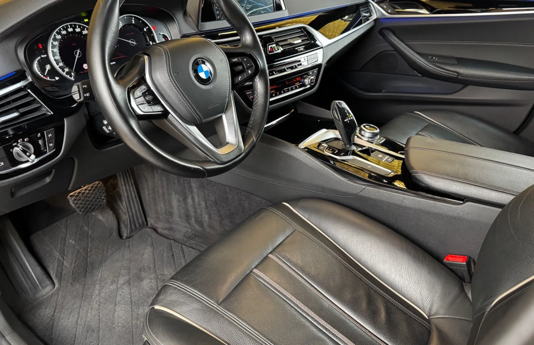 Zunanja slika - BMW Serija 5 - : 520d xDrive AUT.-LUXURY-LED-MEMORY-HEADUP - 15