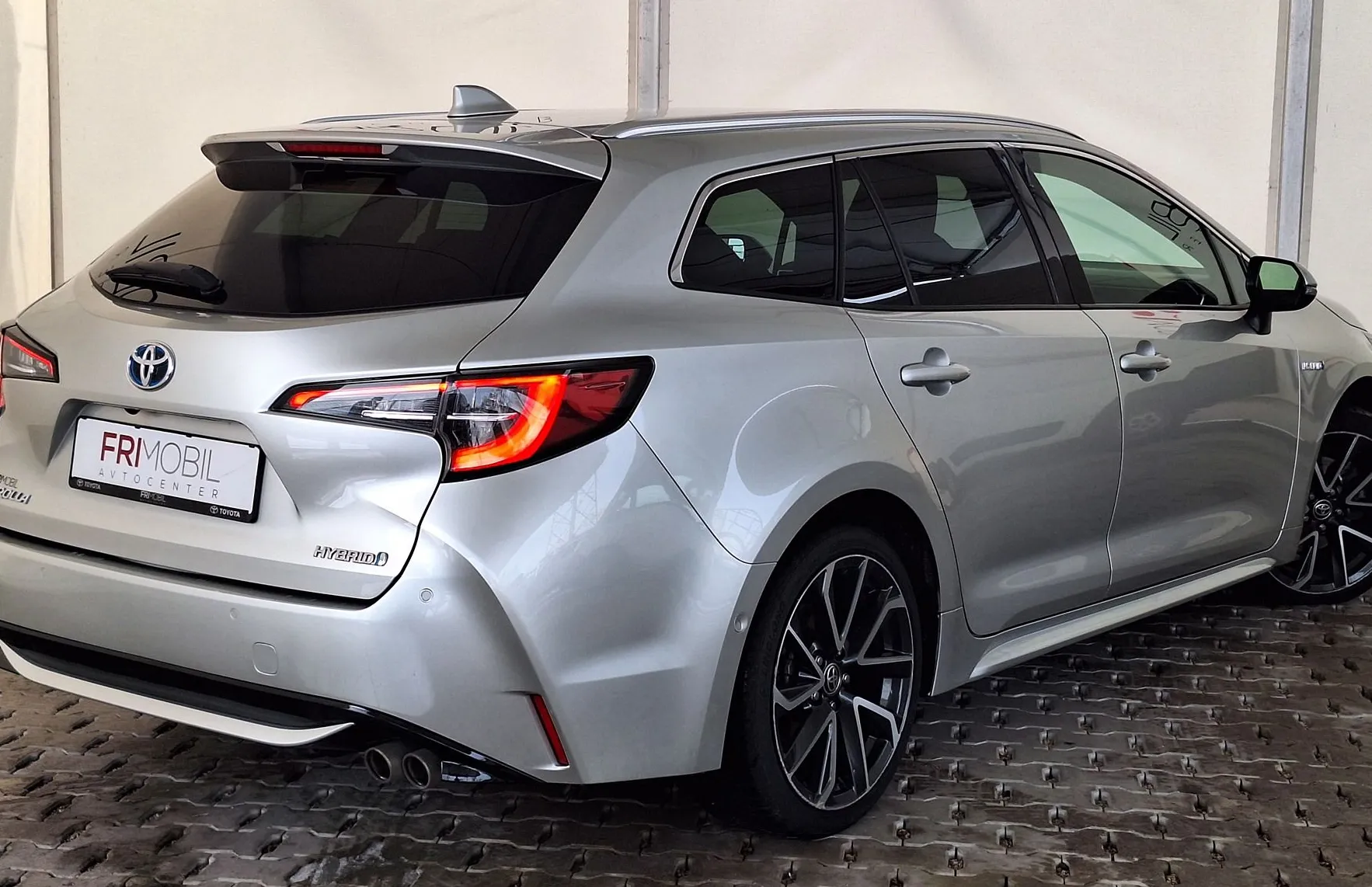 Zunanja slika - Toyota Corolla - 2.0 Executive Hybrid Dynamic Force - 3