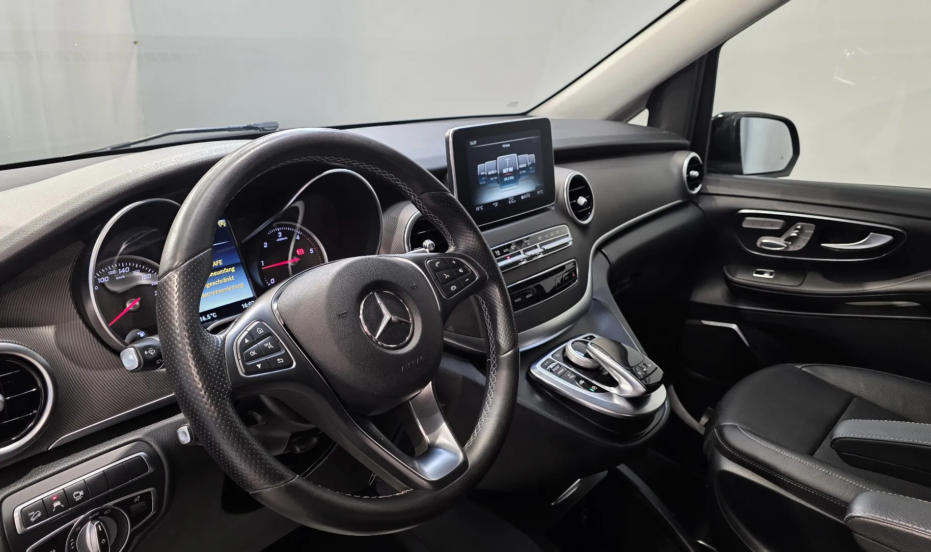 Zunanja slika - Mercedes-Benz V-Razred - V 250 d BlueEFFICIENCY Avt. 4Matic USNJE 360KAM TEMP 7xS - 7