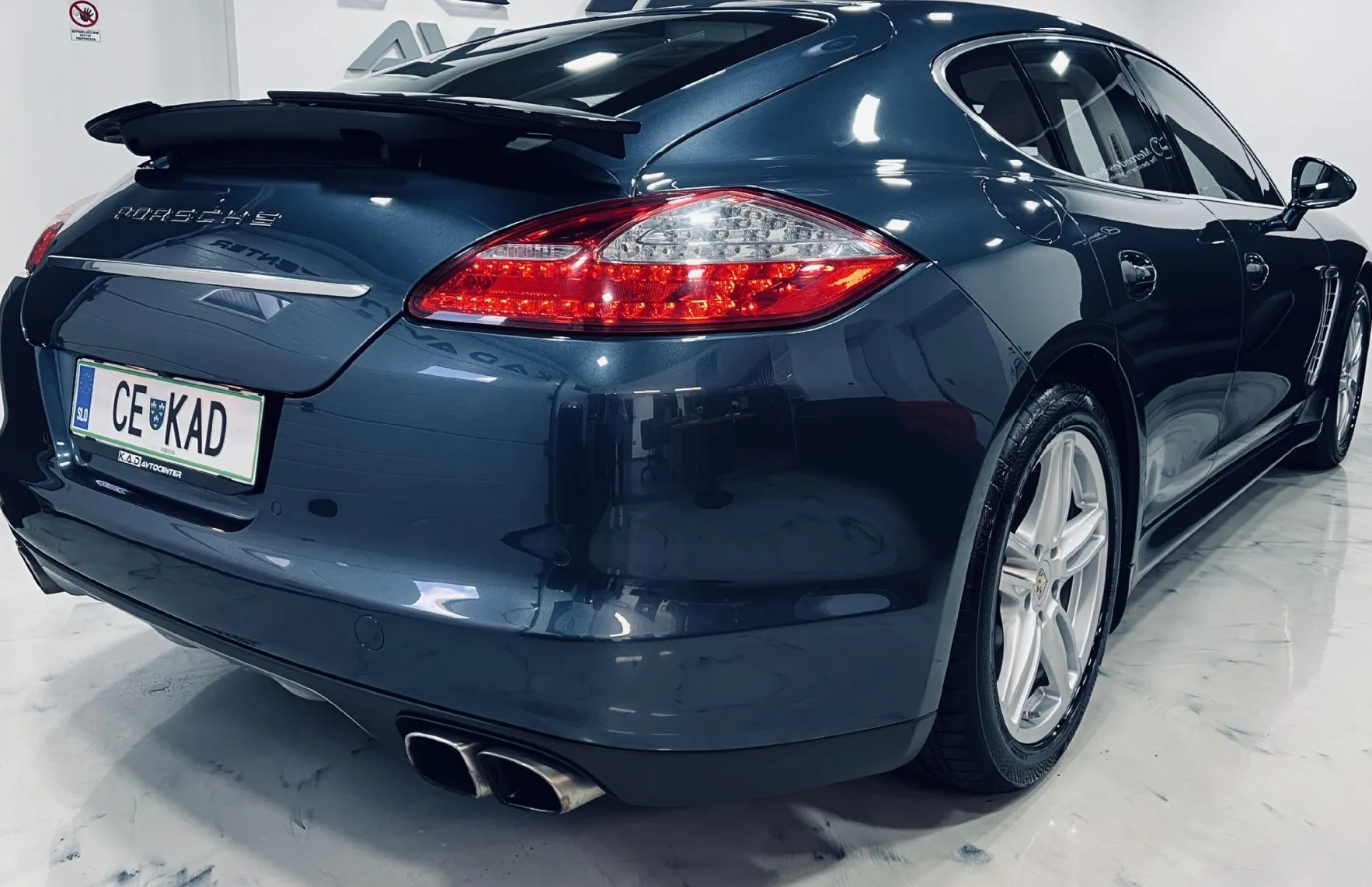 Zunanja slika - Porsche Panamera - TURBO-4X4-USNJE-KAMERA-XENON-MEMORY - 4