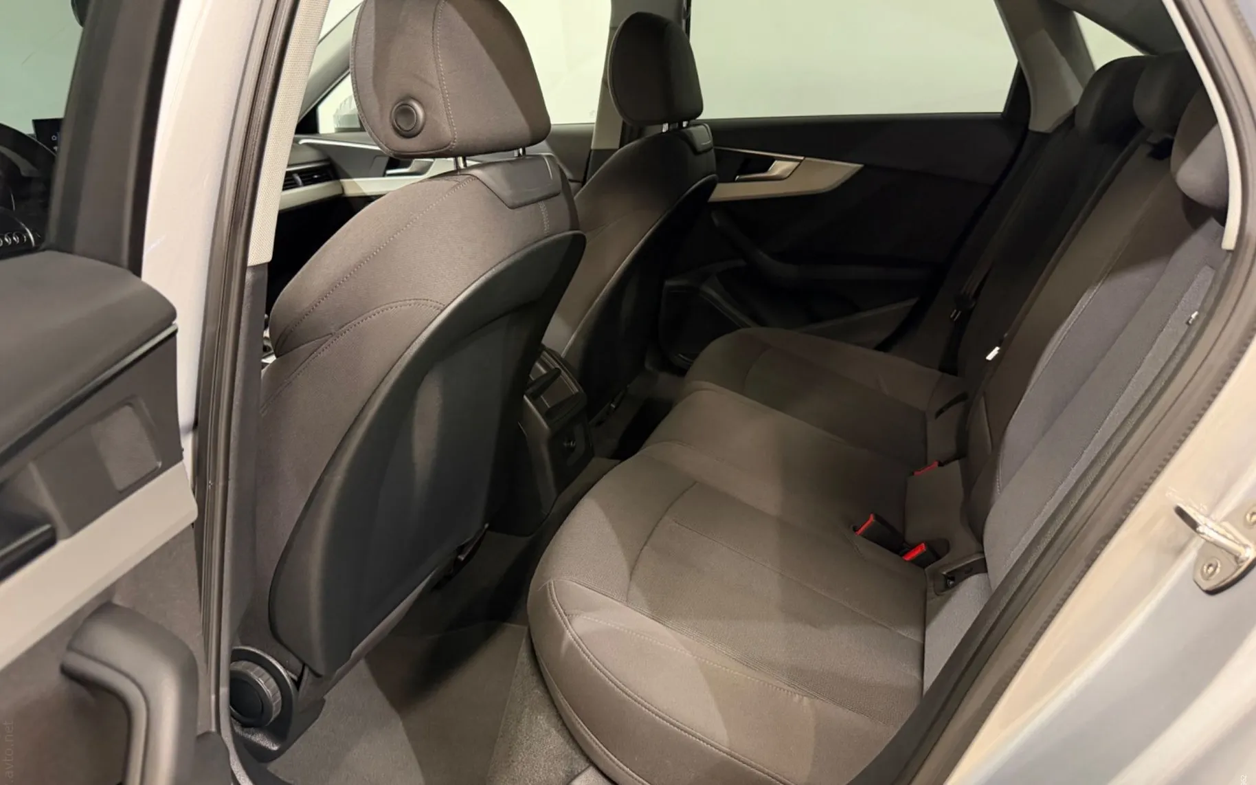 Notranja slika - Audi A4 - 2.0 TDI-S LINE-MATRIX-LIMO-ACC-KAMERA-NAVI-F1-AVT. - 12