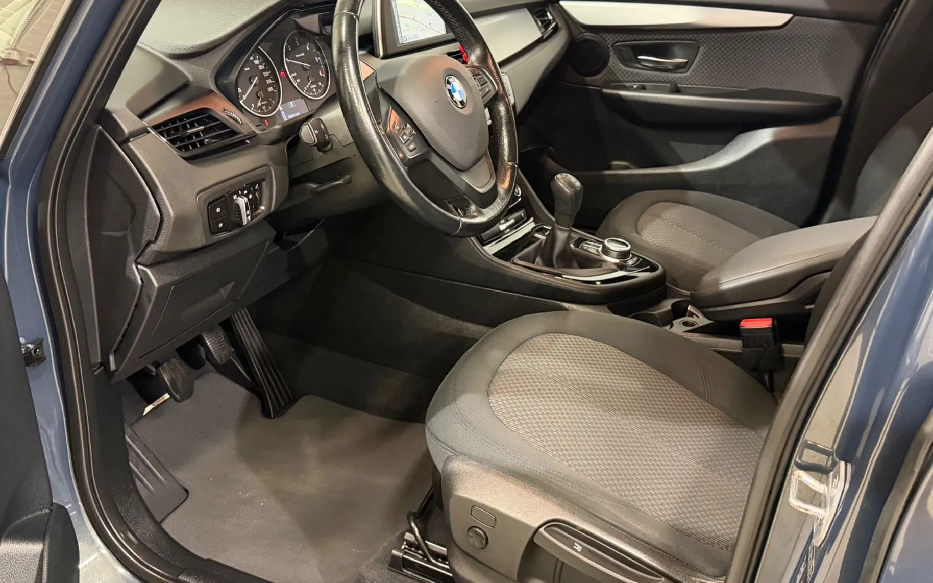 Notranja slika - BMW serija 2 Active Tourer: - 216d-TEMPOMAT-NAVIGACIJA-PDC-LED-ALU - 10
