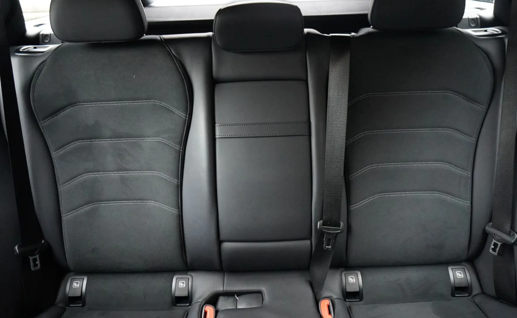 Zunanja slika - Mercedes-Benz E-Razred - E 300 e T AMG LINE - 12