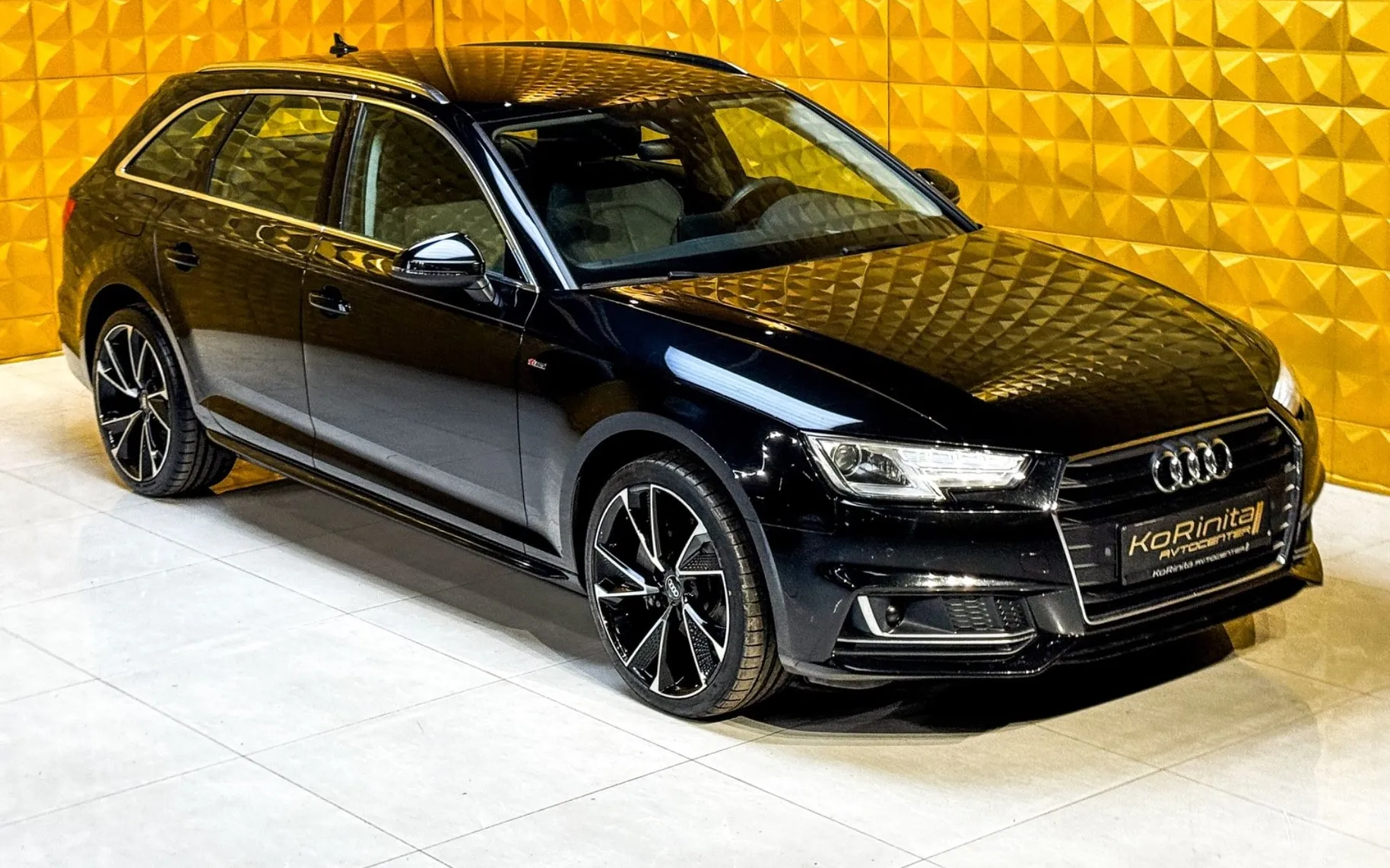 Zunanja slika - Audi A4 Avant - 2.0 TDI AUT. S Line-HLAJENJE-RADAR TEMP.-NAVI - 2