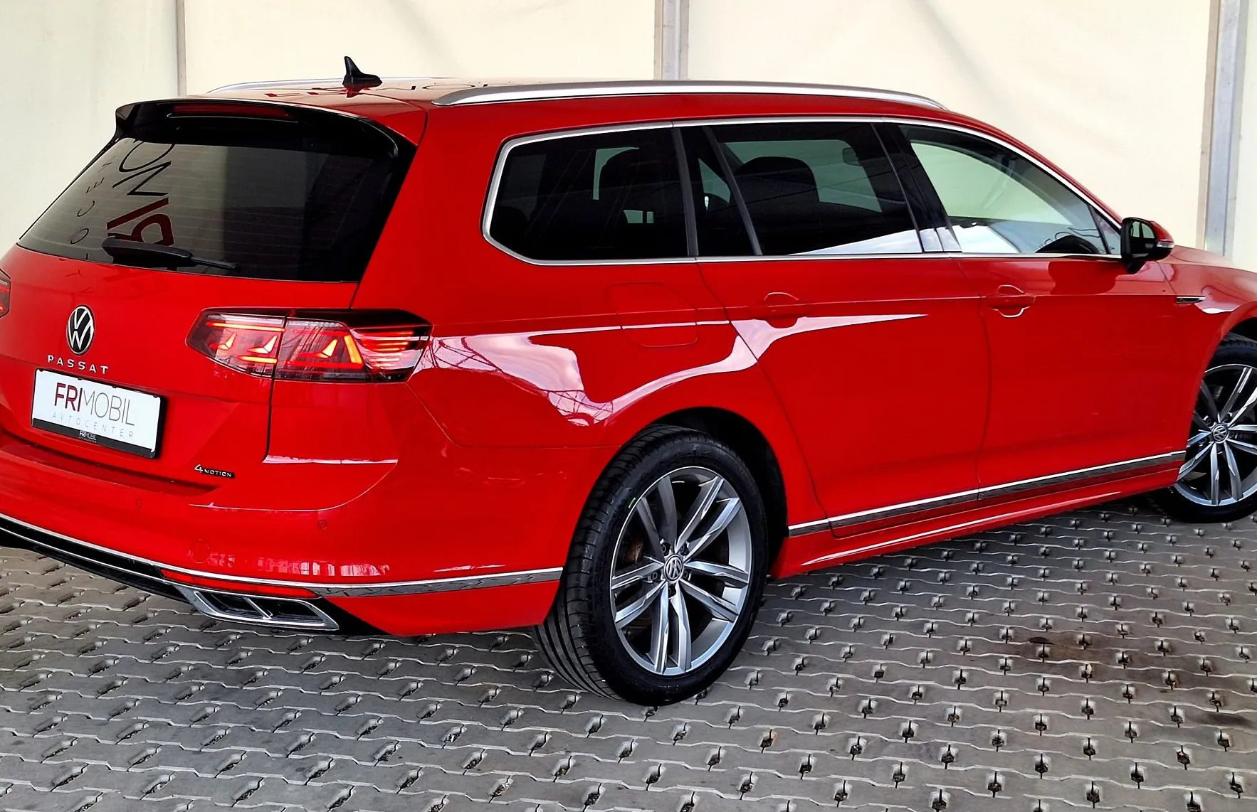 Zunanja slika - Volkswagen Passat - Variant 2.0 TDI 4Motion R-Line Avt•IQ LED•VIRTUAL•WEBASTO• - 3
