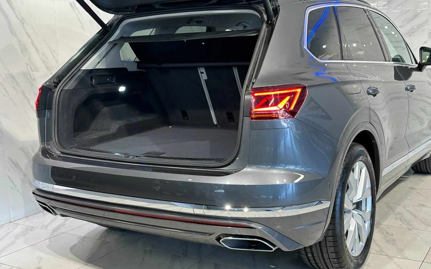 Notranja slika - Volkswagen Touareg - V6 TDI Elegance|4Motion|Zračno|ACC|Kamera|Memory| - 7