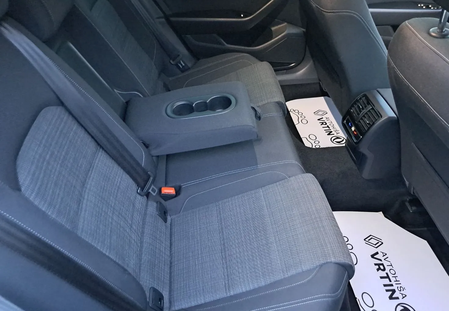 Zunanja slika - Volkswagen Passat - Variant 2.0 TDI BMT DSG Z ENOLETNIM JAMSTVOM - 11