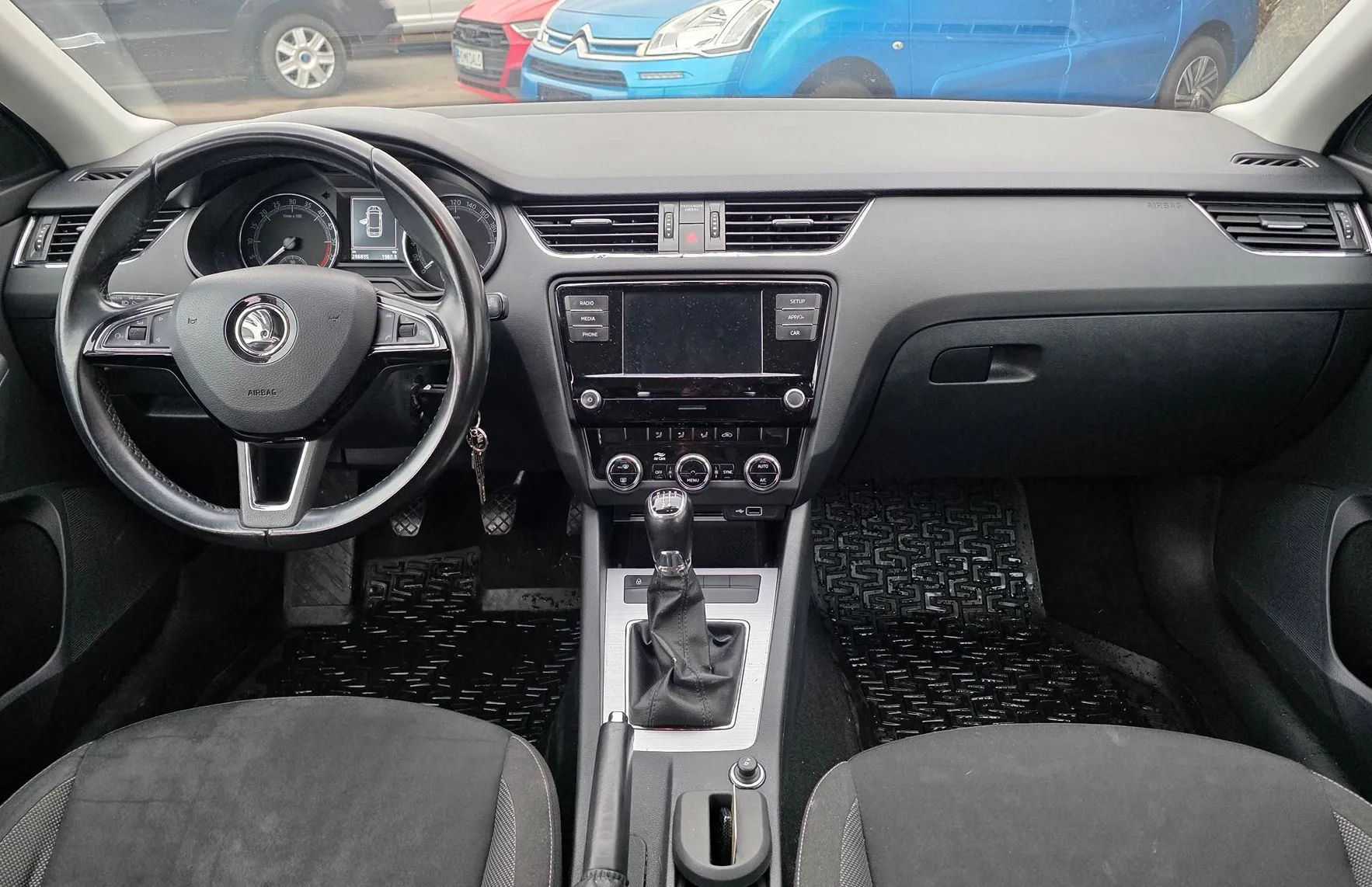 Zunanja slika - Škoda Octavia - 1.6 TDI STYLE ALU PLATIŠČA-MF-ZALSON-SLOVENSKA - 9