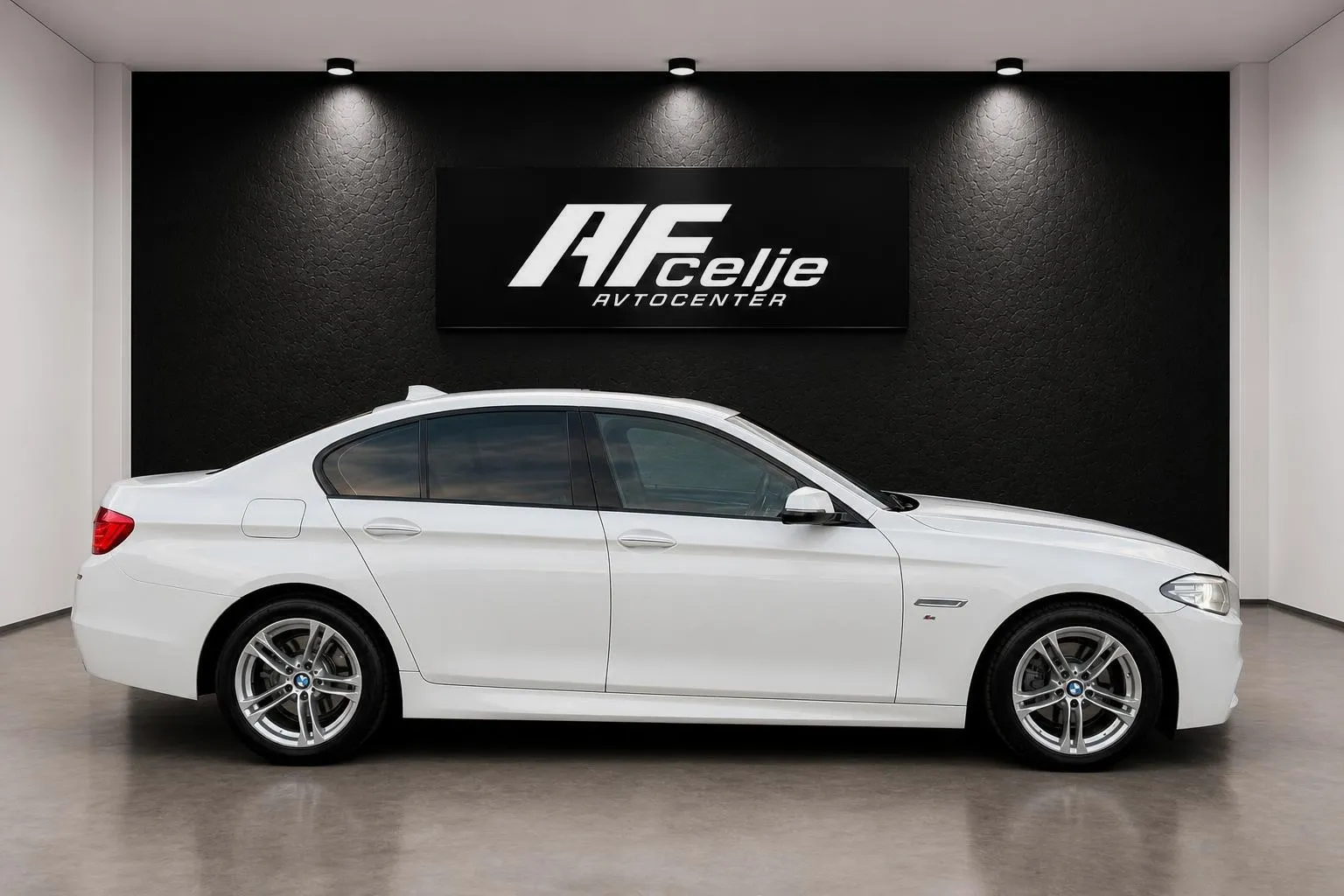 Zunanja slika - BMW serija 5: - 520XD-4X4-AUT-M PAKET-DIGITALNI ŠTEVCI-BI XENON-.. - 4