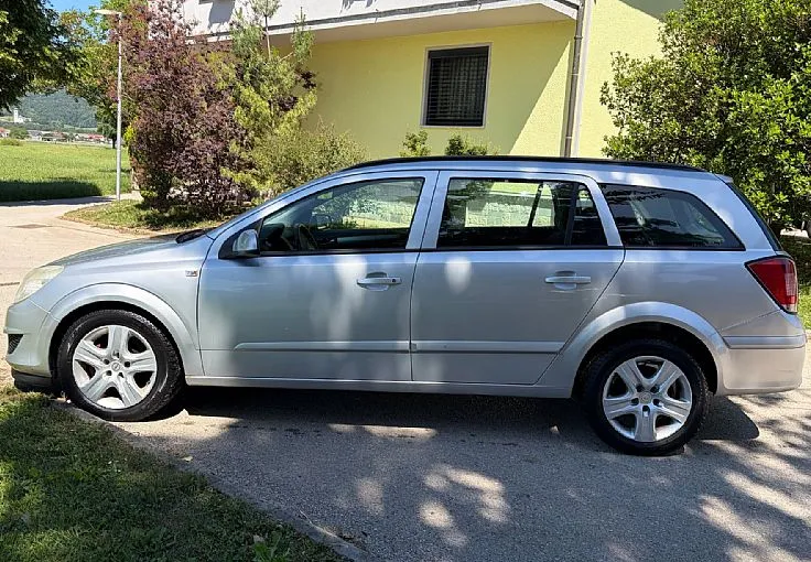 Zunanja slika - Opel Astra - Karavan 1.9 CDTI - 8