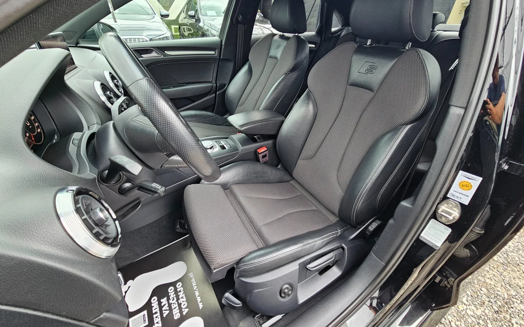 Notranja slika - Audi A3 - Limuzina quattro 2.0 TDI S tronic |S-LINE|MATRIX| - 8