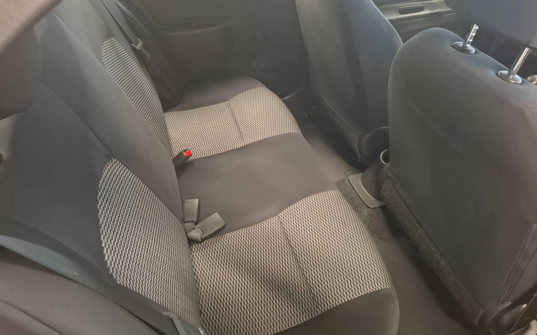 Notranja slika - Nissan Micra - 1.2 Acenta 5 VRAT-KLIMA-SLO-ODLIČNO OHRANJENA - 8