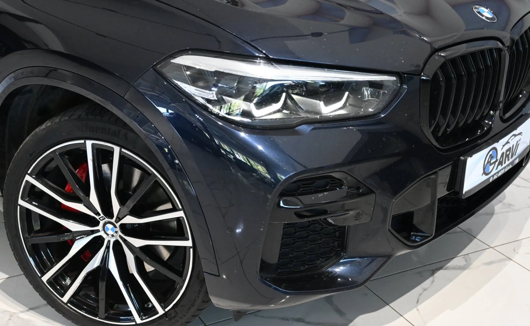 Zunanja slika - BMW X5 - serija : xDrive30d Avt-M.SPORT-ZRAČNO-SWAROWSKI-RADAR-HAR - 9