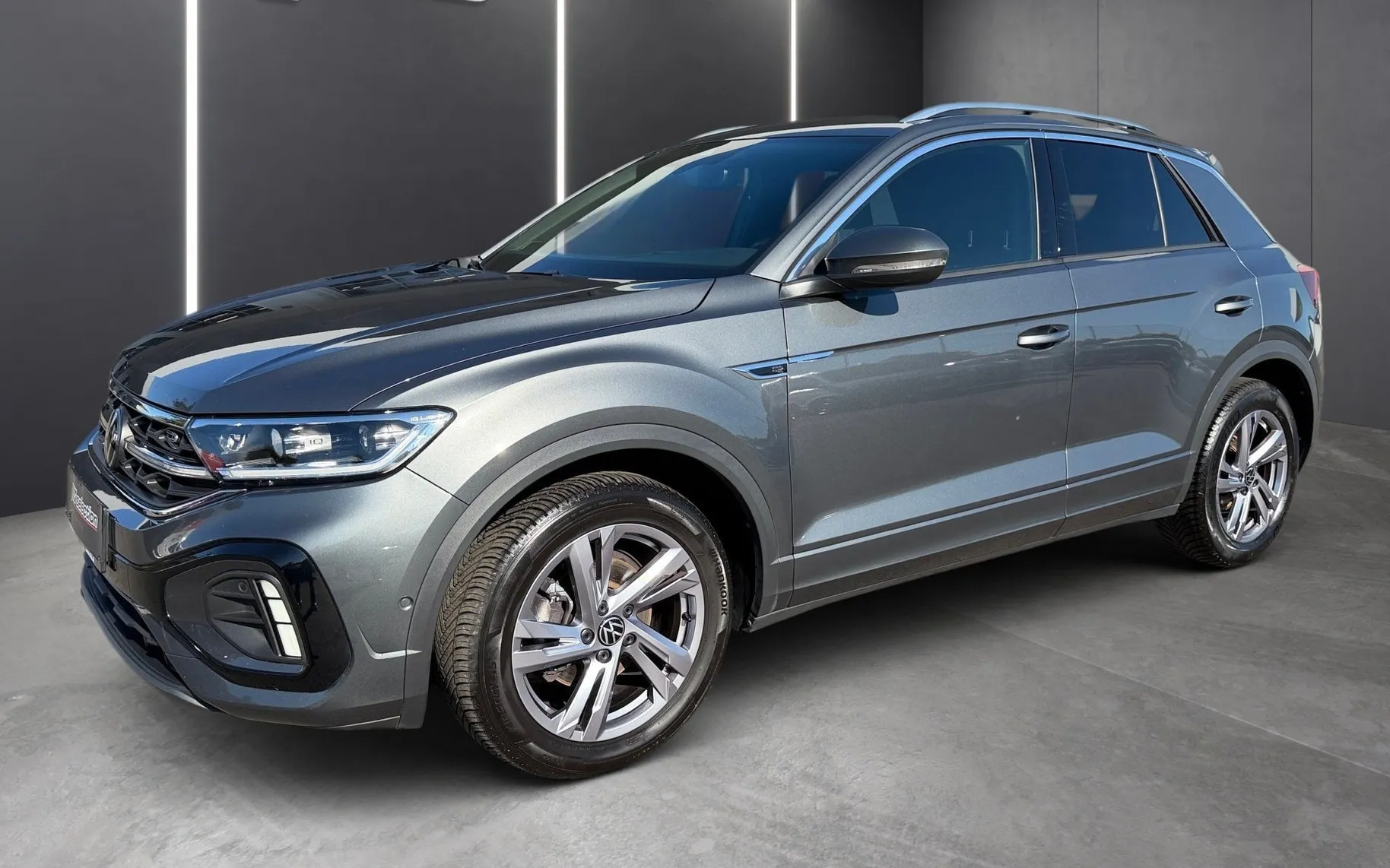 Zunanja slika - Volkswagen T-Roc - 2.0 TDI BMT R-Line-ACC-Mrtvi kot-PDC-Vl.kljuka.... - 1