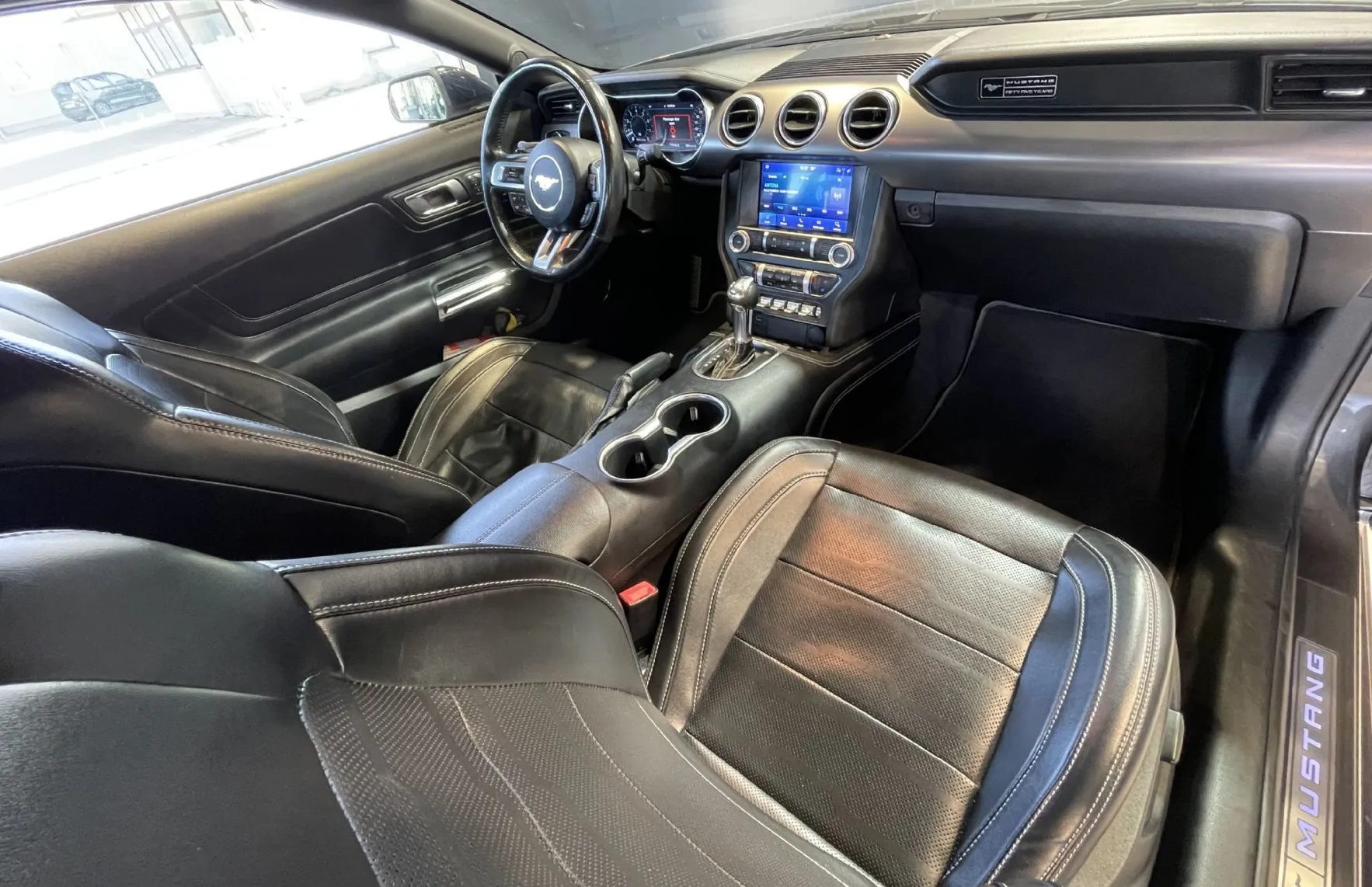 Zunanja slika - Ford Mustang - 5.0-V8-GT-HLAJENJE SED-MEMORY-USNJE-RADAR-LED-20C - 11