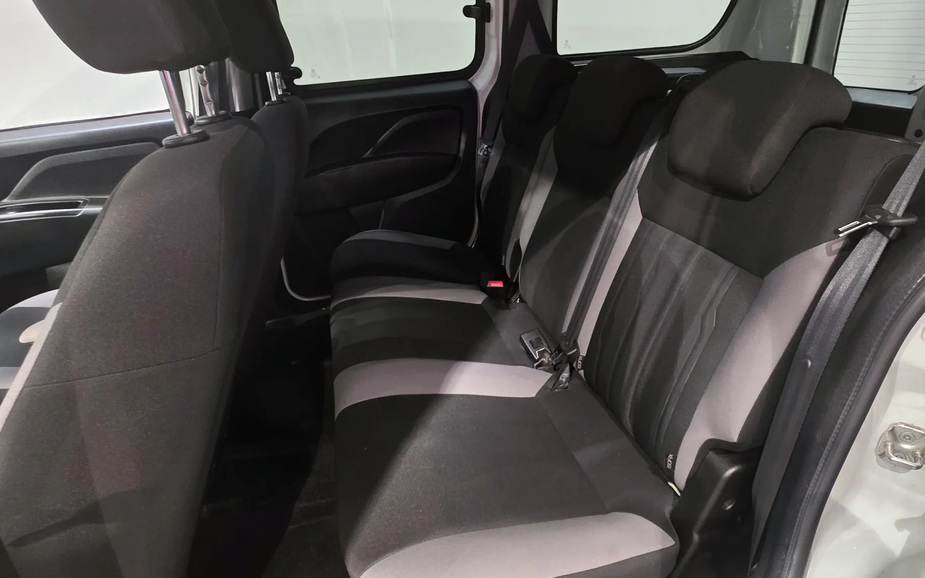 Zunanja slika - Fiat Doblo - 1,6 MAXI CARGO 1.6 MULTIJET 1.LAST KLJUKA KAM TEMP - 12