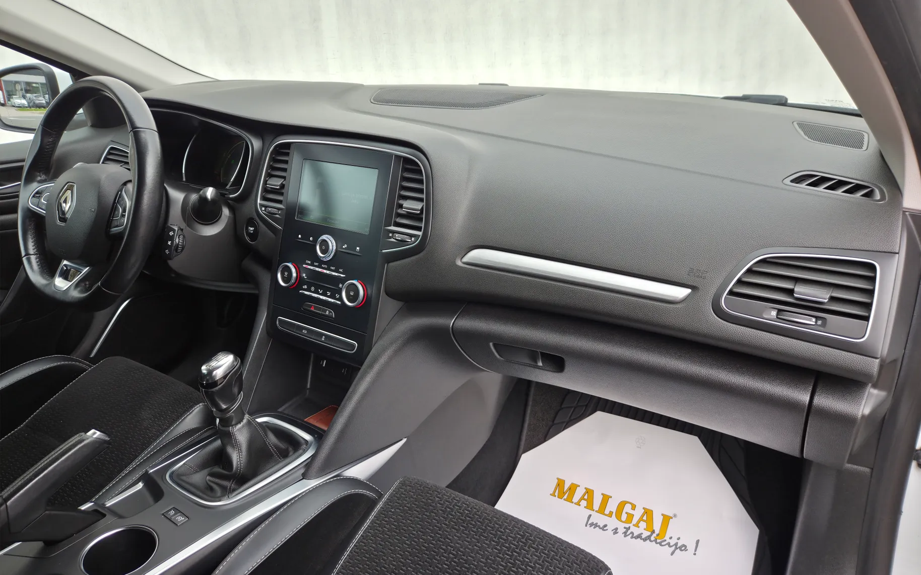 Zunanja slika - Renault Megane Limousine - Intens Berline dCi 110 Energy - 10