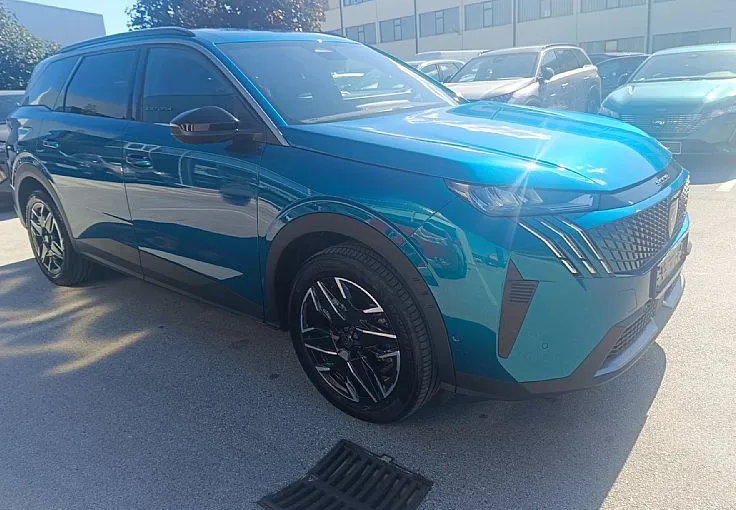 Zunanja slika - Peugeot 5008 - 1.2 MHEV (136) 145 Allure Avt.-KAMERA 360-NAVI - 2