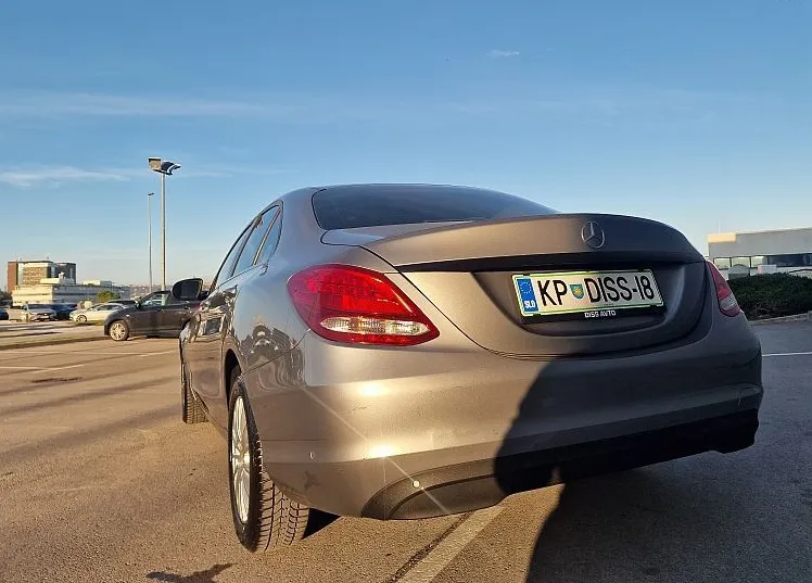 Zunanja slika - Mercedes-Benz C-Razred - 200d KOT NOV UREDIMO FINANCIRANJE - 2
