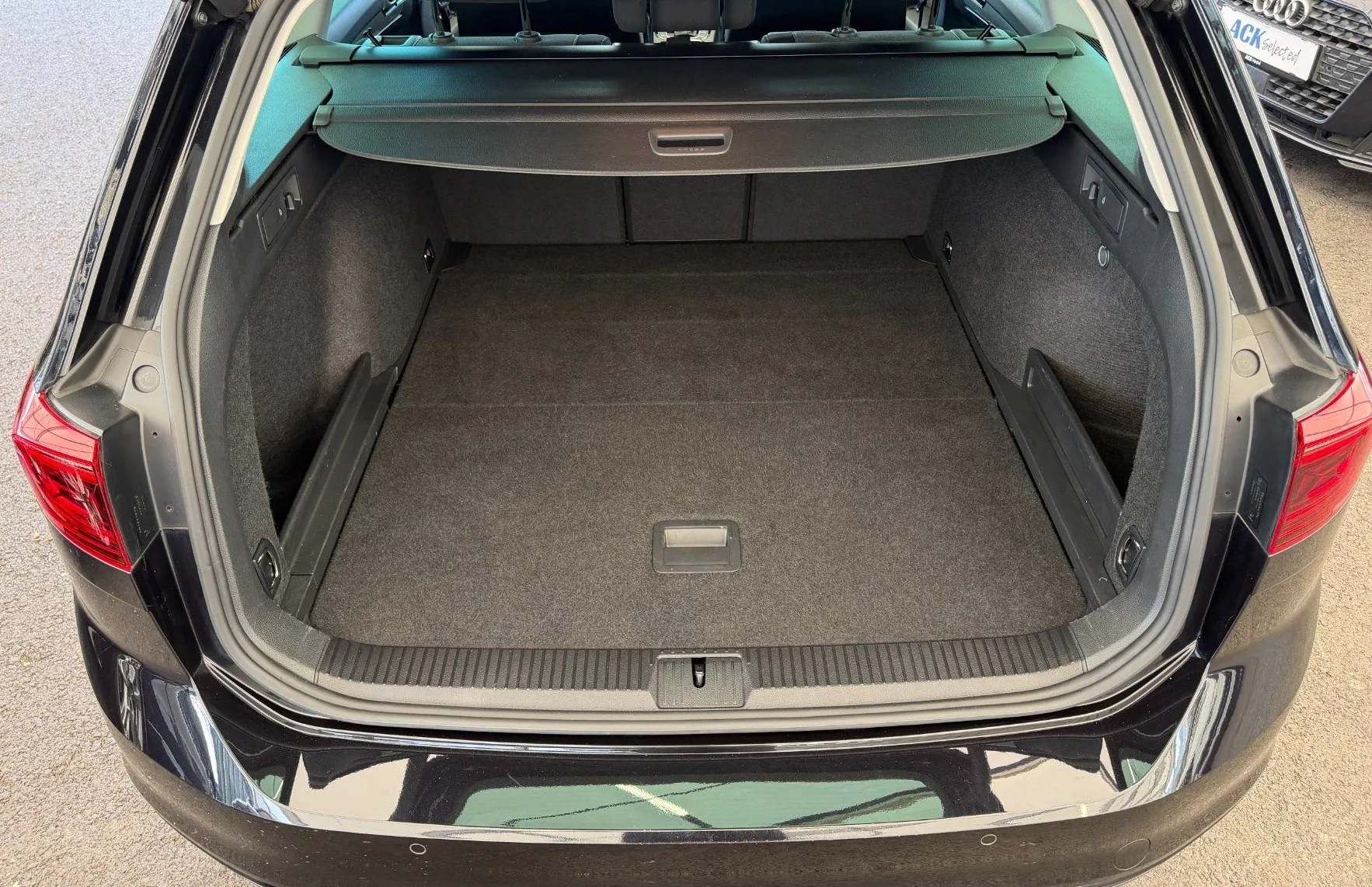 Zunanja slika - Volkswagen Passat - Variant 2.0 TDI Business DSG-MATRIX LED-EL PRTLJAŽNIK - 11