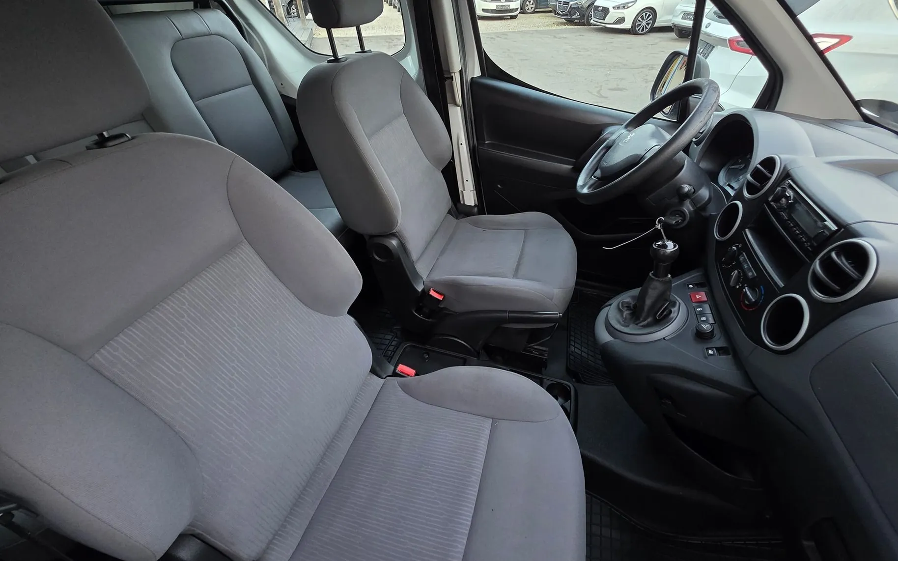 Zunanja slika - Peugeot Partner - ACTIVE 1.6 BlueHdi SLOVENSKI-ALU PLATIŠČA-KLIMA - 11