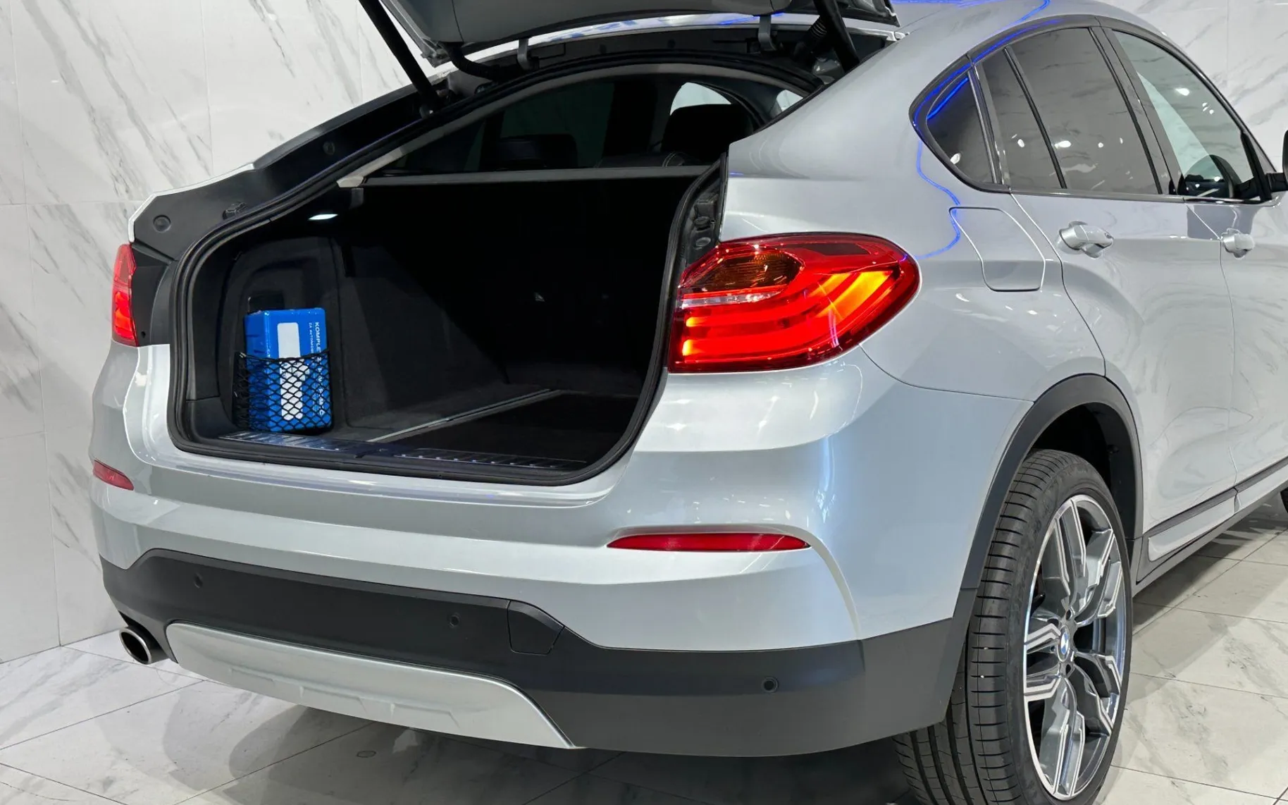 Notranja slika - BMW serija X4: - xDrive20d |xLine|ACC|Kamera|HUD|Memory|Harman| - 7