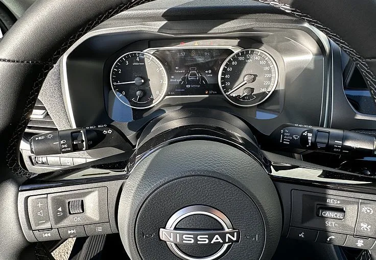 Zunanja slika - Nissan Qashqai - Acenta 1.3 DIG-T MHEV 140 +Paket Cold - 9