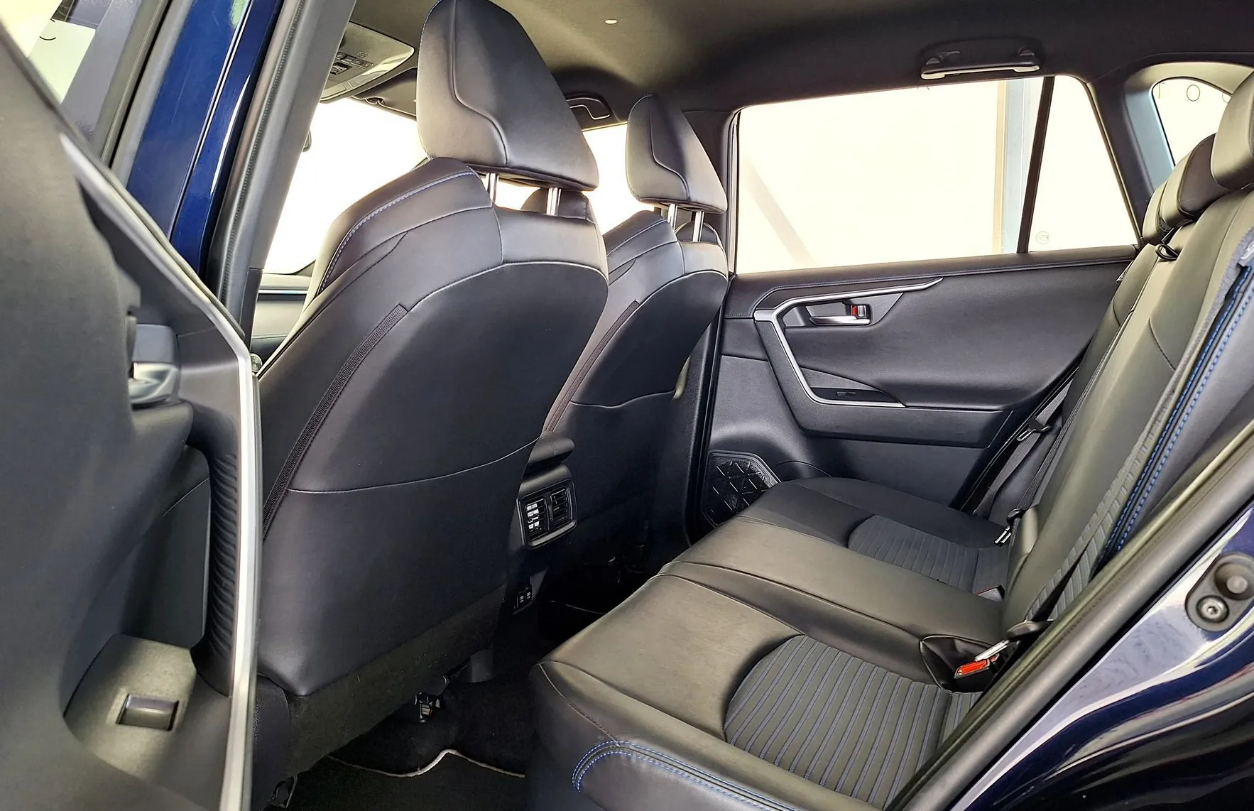 Zunanja slika - Toyota RAV4 - Hybrid AWD 2.5 Style•NAVI•KAMERA•PDC•ALU18COL• - 14