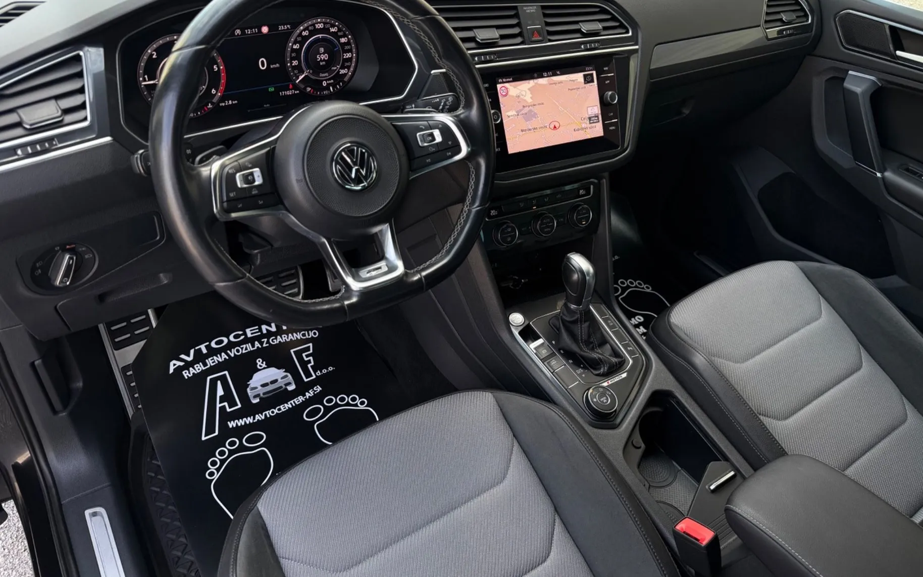 Notranja slika - Volkswagen Tiguan - 2.0 TDI-4X4-DSG-R LINE-VIRTUAL-LIZING ZA TUJCE- - 8