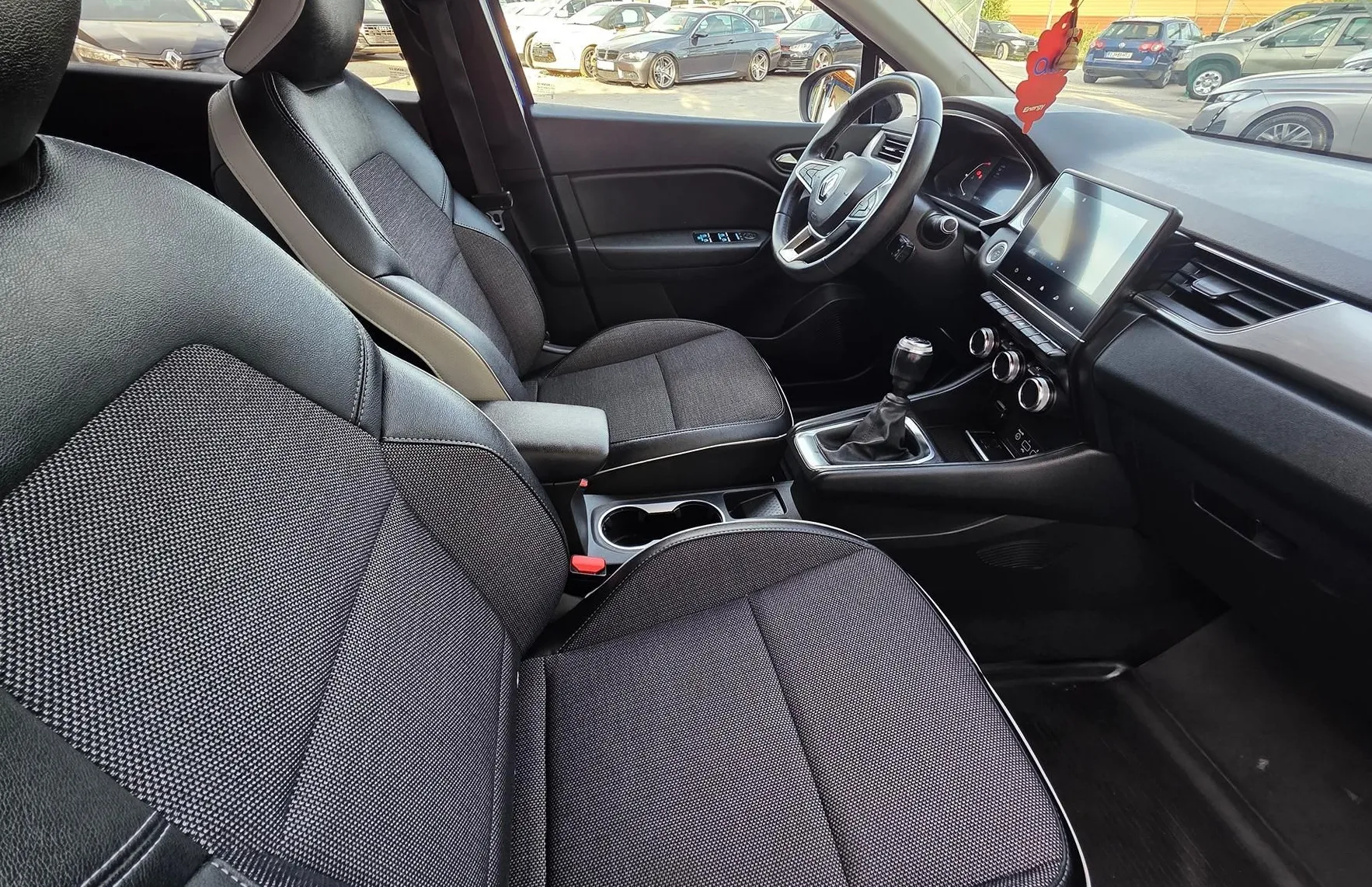 Zunanja slika - Renault Captur - 1.5DCI LIMITED LED-ALU-VIRTUAL-1.LASTNIK-SLOVENSKI - 12