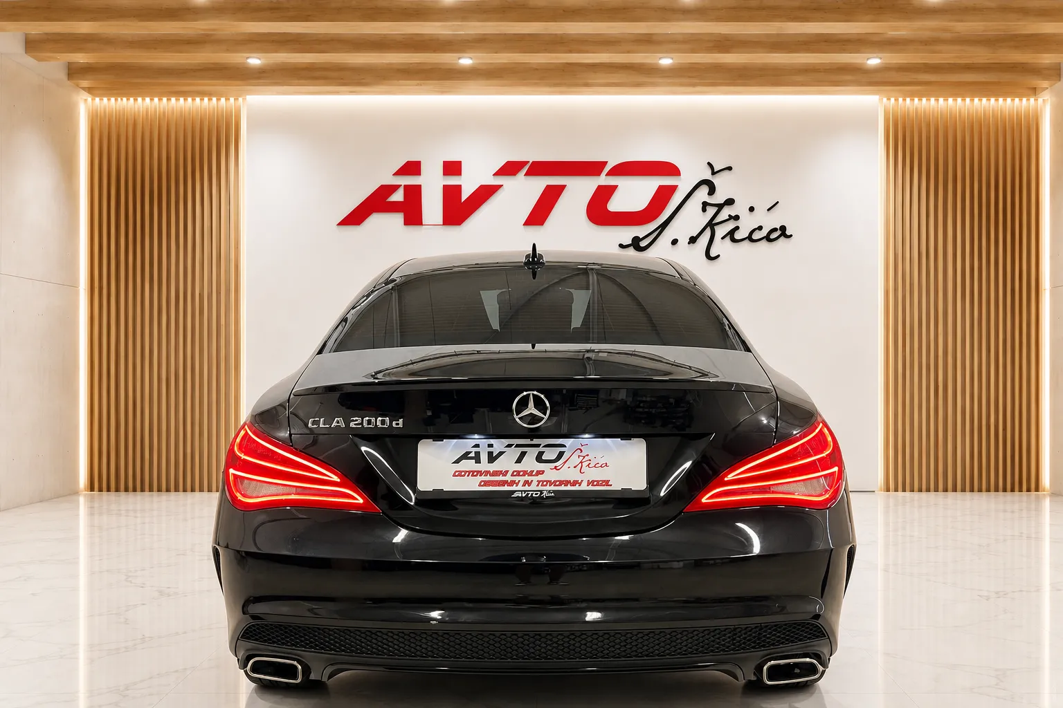 Notranja slika - Mercedes-Benz CLA-Razred - 200d-AMG-BLACK LINE-AUTOMATIK-KAMERA-NAVI-BI-XENON - 8