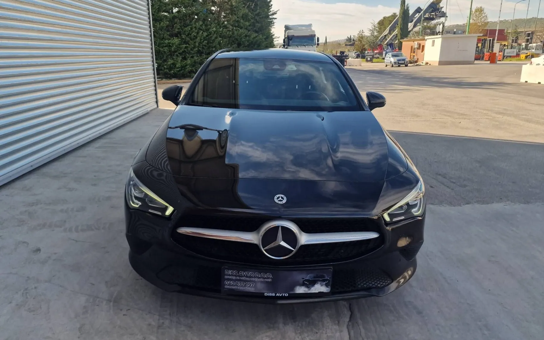 Zunanja slika - Mercedes-Benz CLA Shooting Brake - 180 d POLOG 1500 REDNO SERVISIRAN - 2