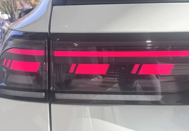 Zunanja slika - Volkswagen Tiguan - R-Line 4JOY 1.5 eTSI DSG - 5