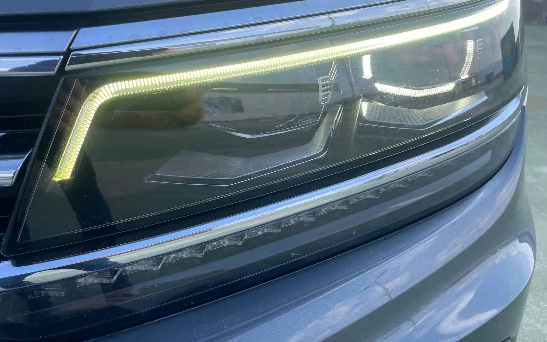 Zunanja slika - VW Tiguan - R-LINE 140 KW 4X4 LED.NAVI.KAMERA.USNJE.2XPDC - 6