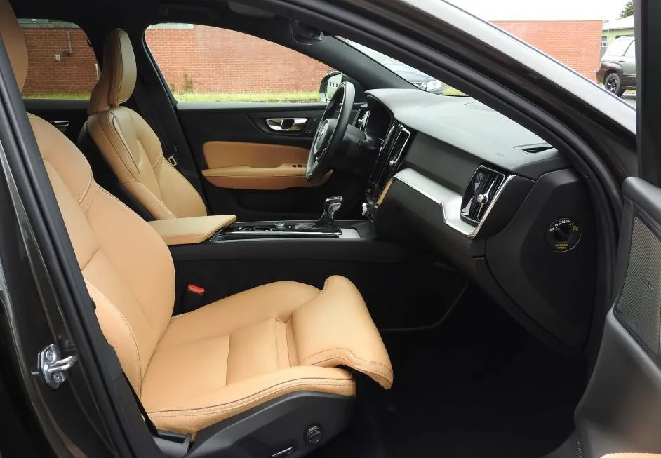 Zunanja slika - Volvo V60 Cross Country - D4 AWD AUT Momentum Pro - 9