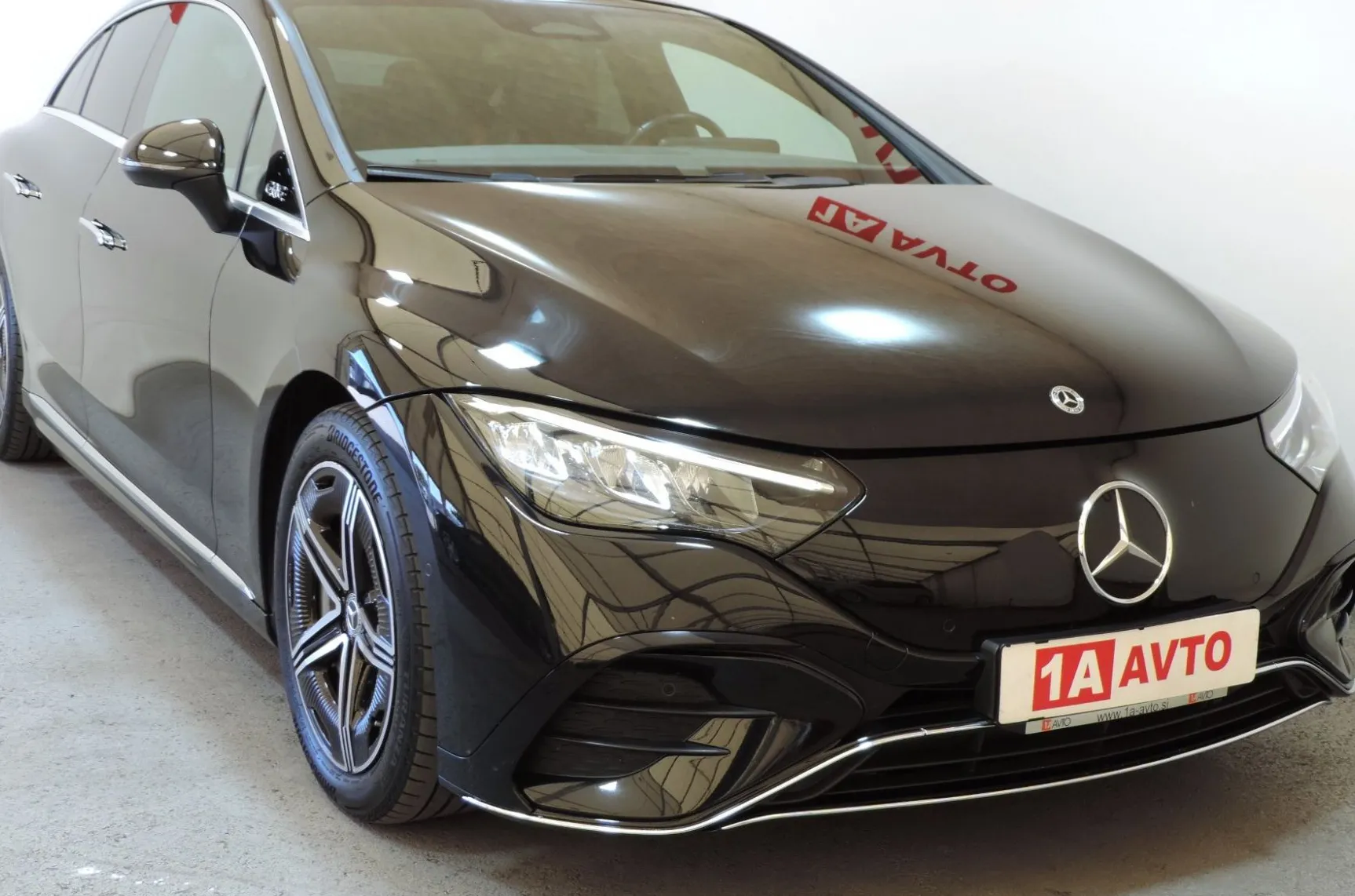 Zunanja slika - Mercedes-Benz EQE - 300 Amg Line ACC-KAMERA-PANORAMA - 3