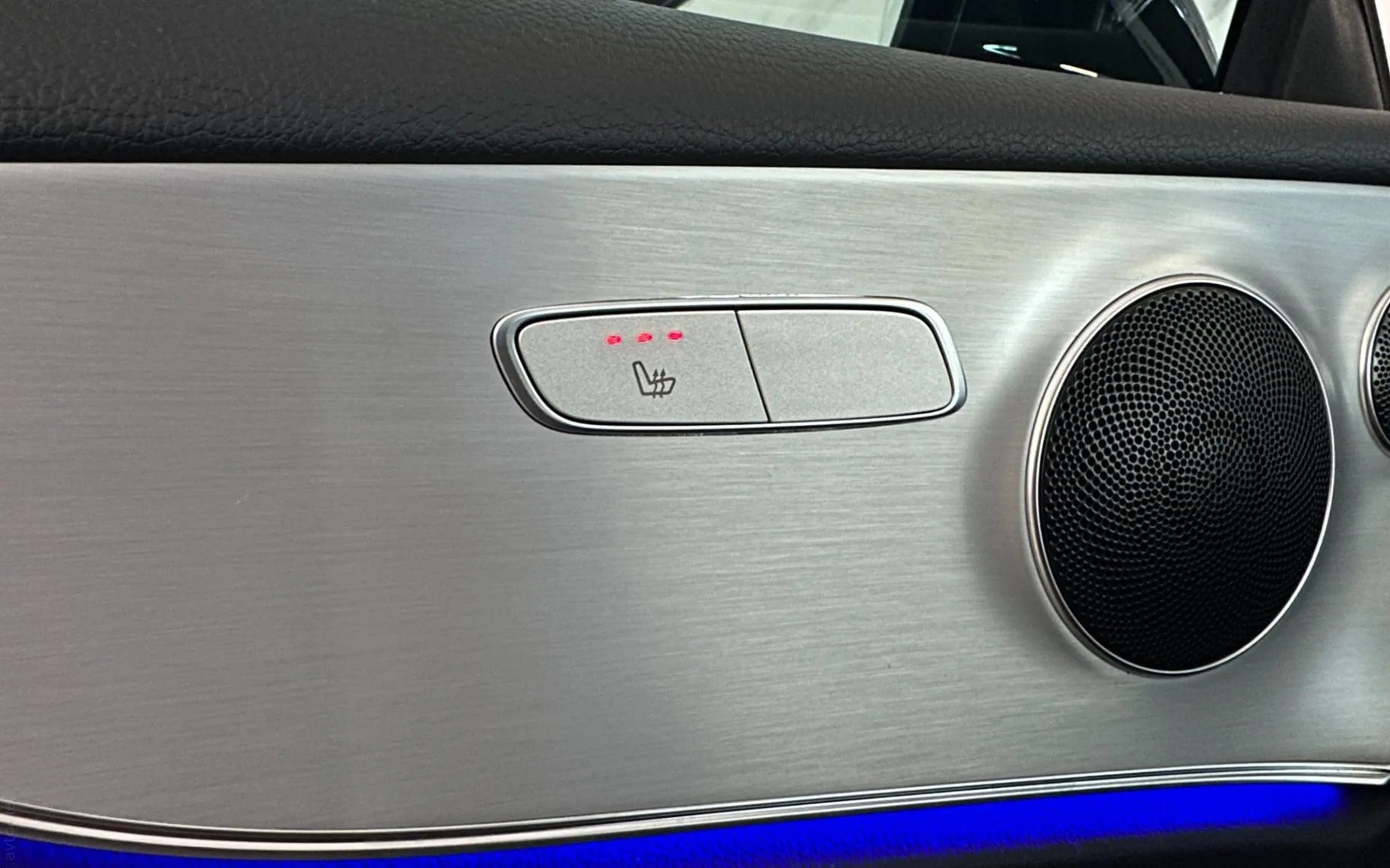 Notranja slika - Mercedes-Benz E-Razred - 200 Coupe Kamera - AmbientL - PDC - Gretje - R17 . - 8
