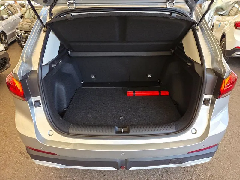Zunanja slika - MG MG ZS - 1.5L Comfort + ZIMSKE PNEVMATIKE - 18