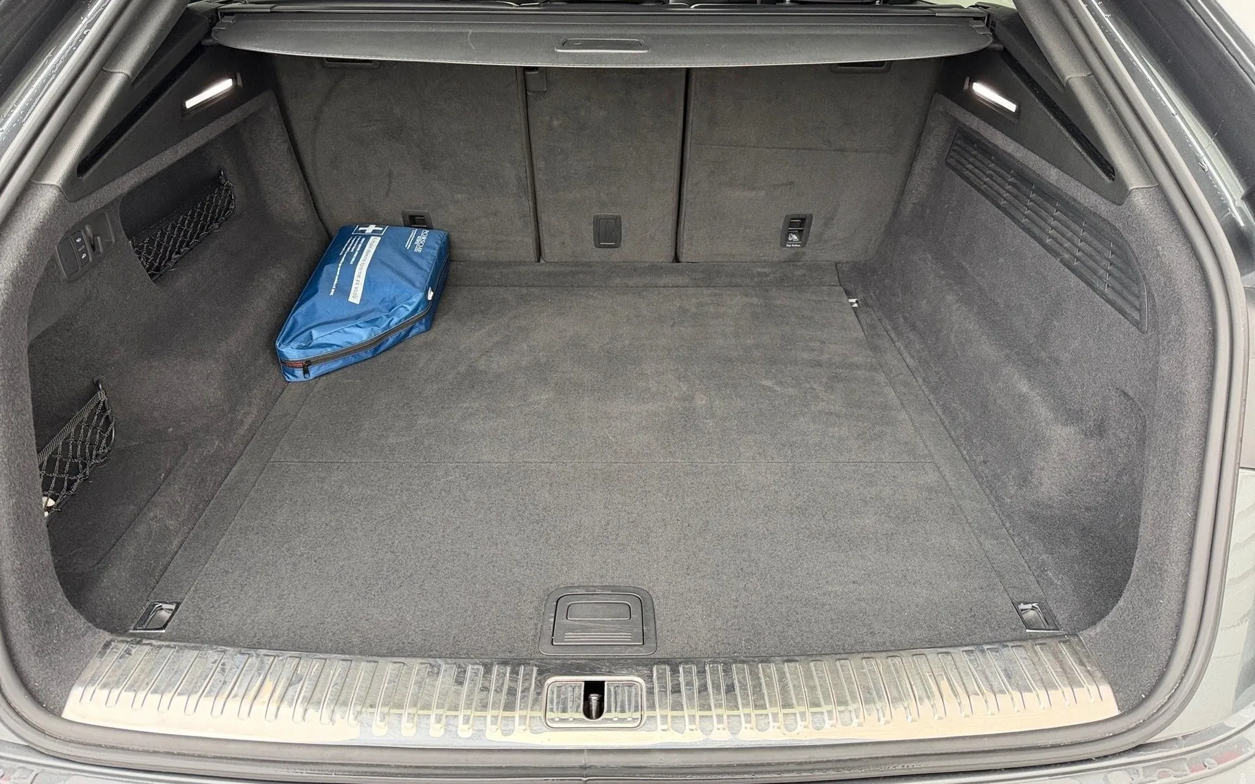 Notranja slika - Audi Q8 - 50 TDI Quattro-S Line-Zračno-22 COL-360kamera-Navi - 12