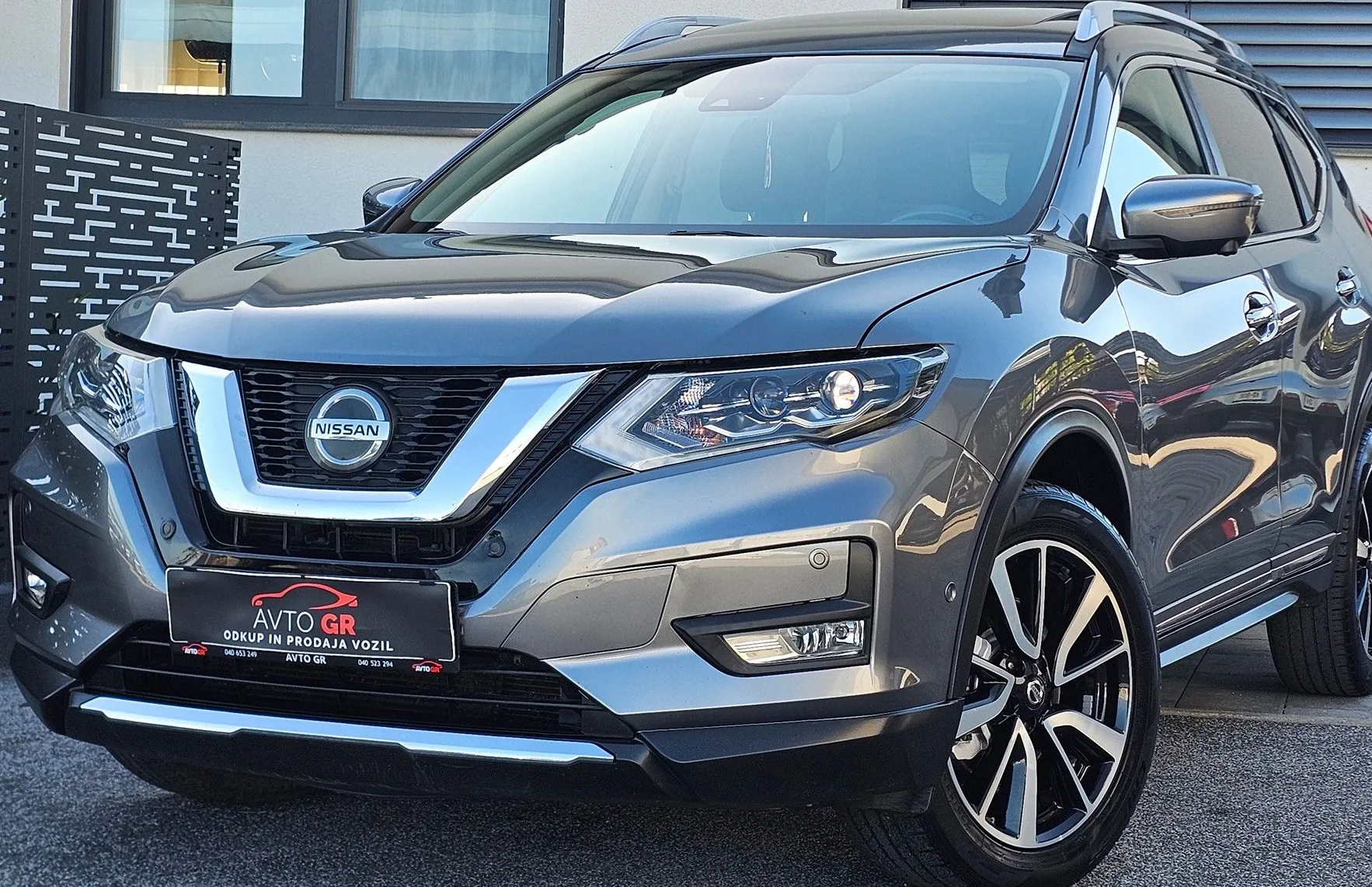 Zunanja slika - Nissan X-Trail - 4WD 1.7 dCi Tekna X-Tronic- LED-PANO-GR.SED.-1.LAS - 1