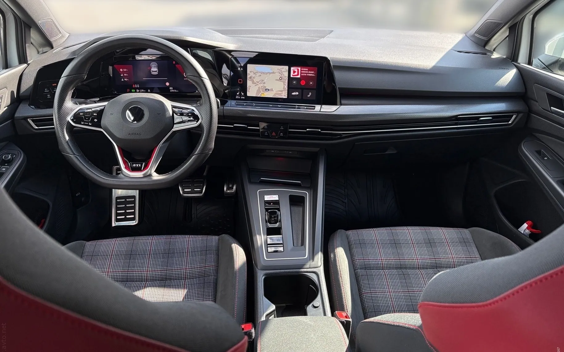 Notranja slika - Volkswagen Golf - 2.0 TSI DSG GTI - 10