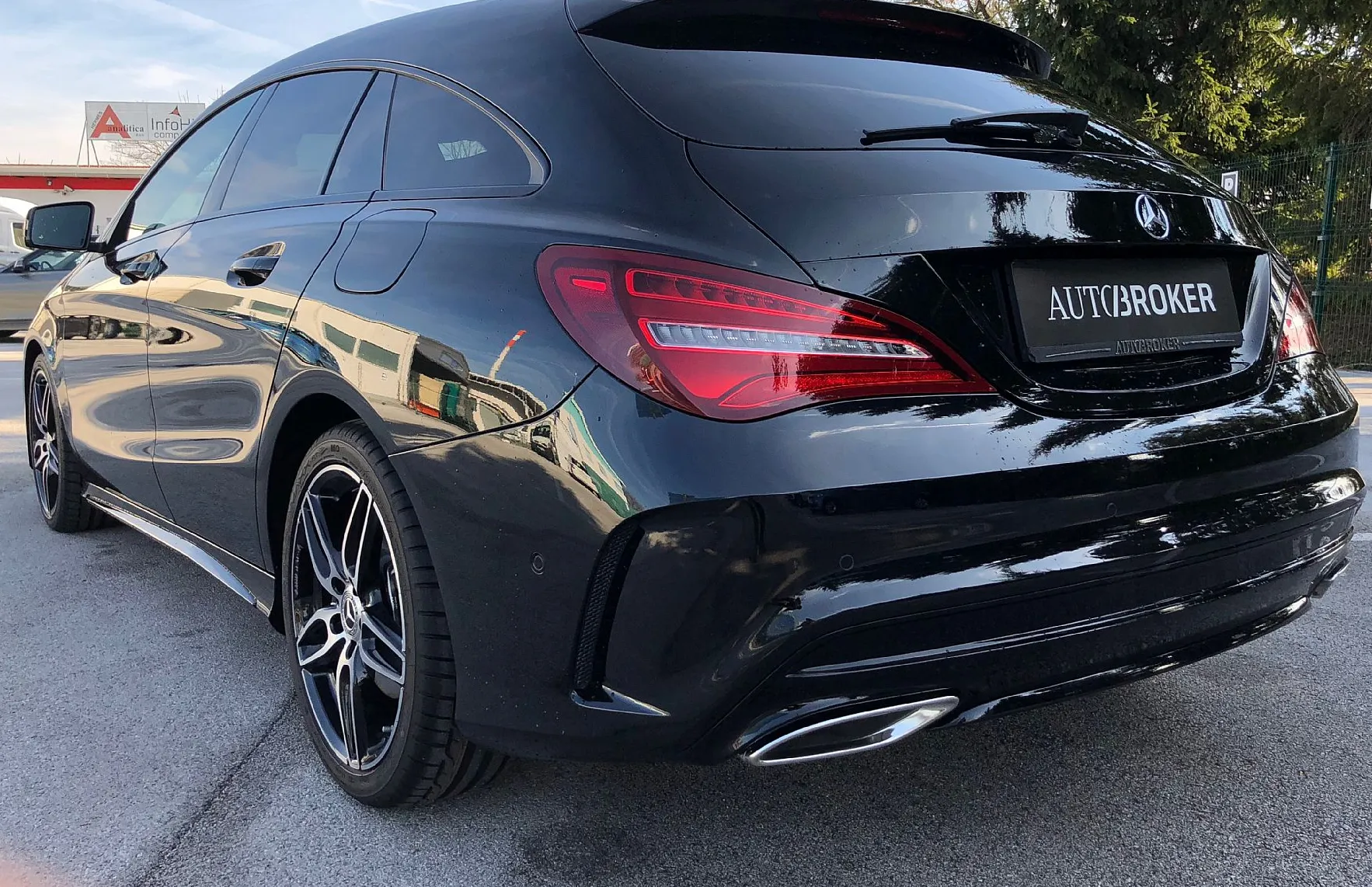 Zunanja slika - Mercedes-Benz CLA-Razred - CLA Shooting Brake 220 d 4M SB Avt. AMG NEPOZABNO DOŽIVETJE - 5