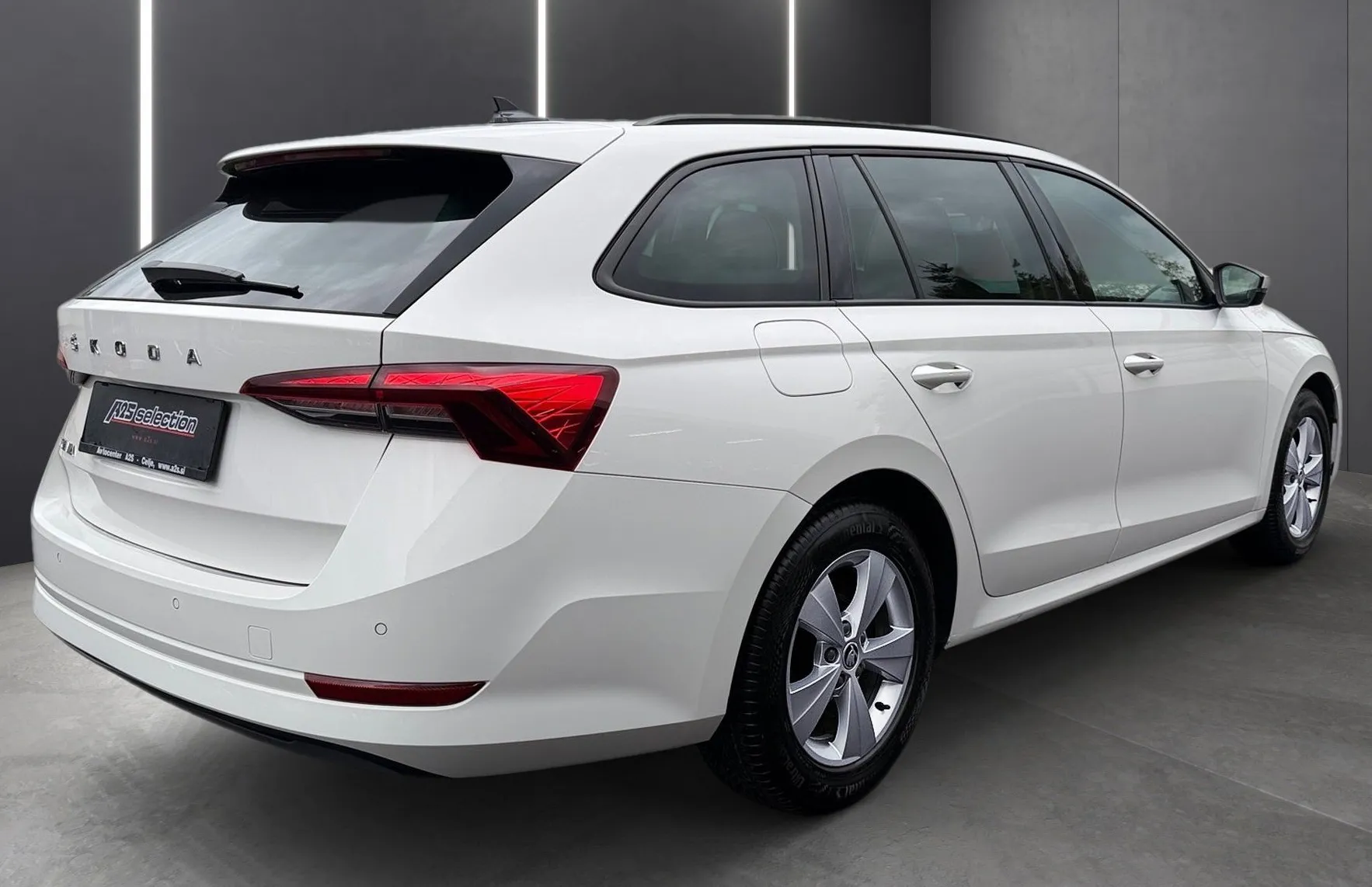 Zunanja slika - Škoda Octavia - Combi 2.0 TDI Ambition DSG - SLO - 1. Lastnik - 3