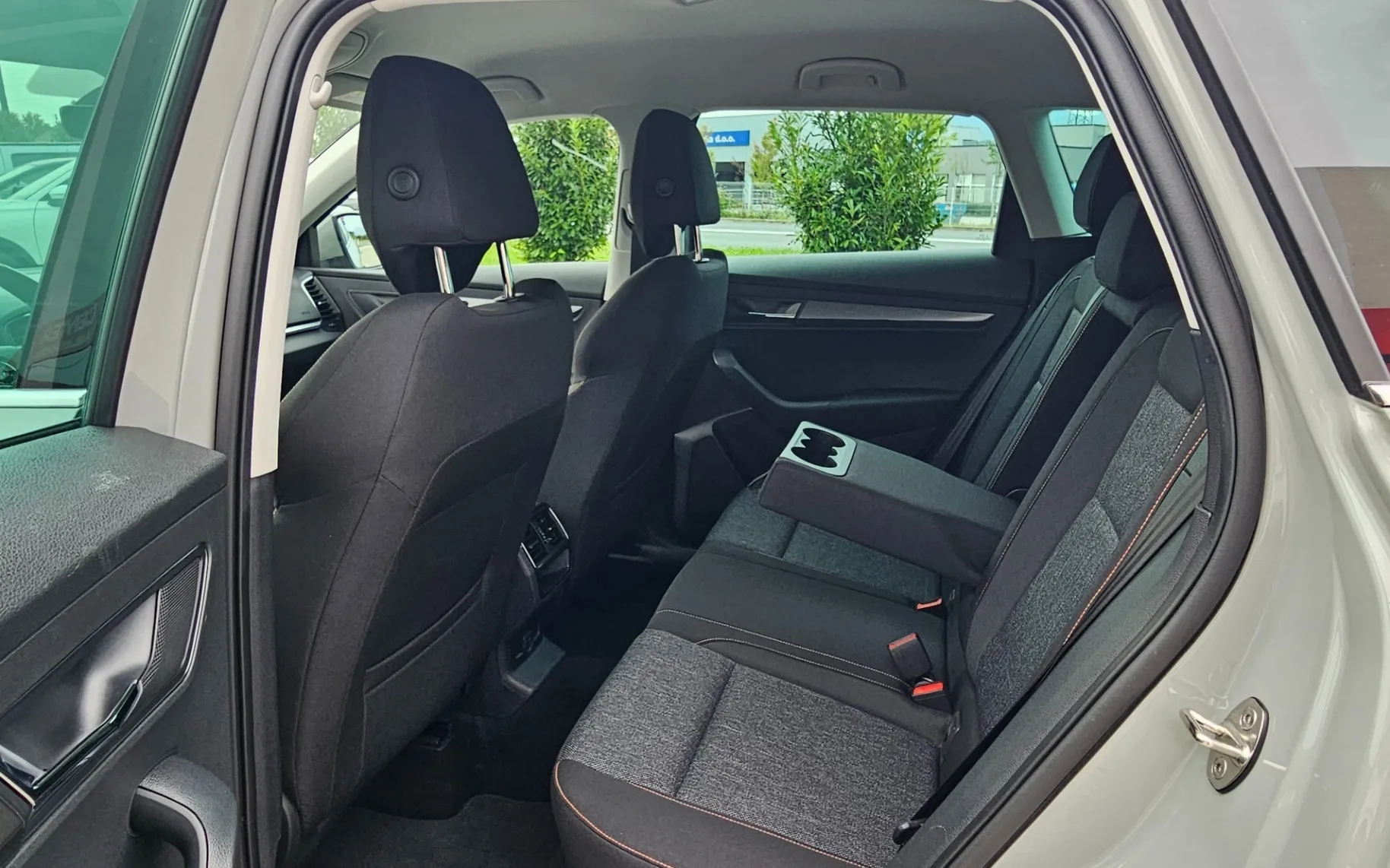 Zunanja slika - Škoda Karoq - 1.5 TSIClever DSG, KAMERA,NOVE GUME - 9