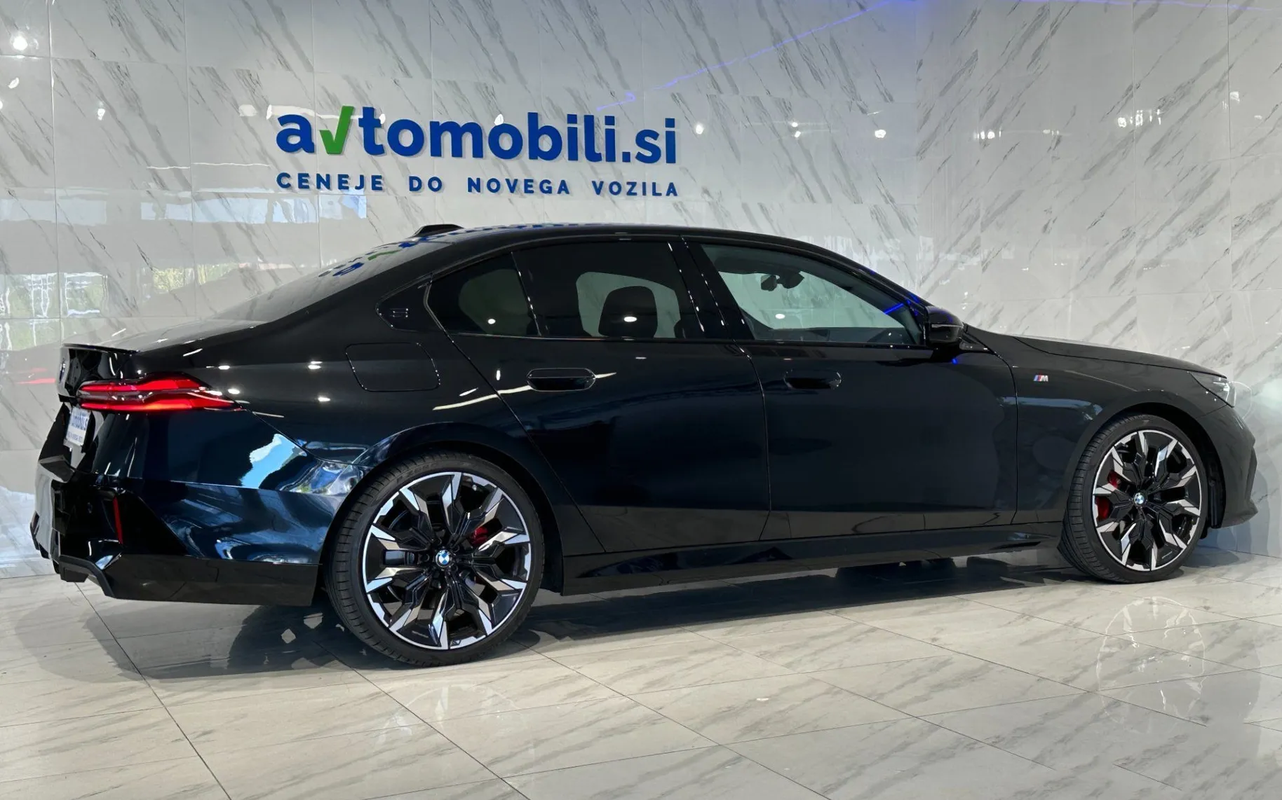 Zunanja slika - BMW serija 5: - 40d|xDrive|M-Pro|Pano|4WS|Bowers|HUD|Hlaj|ACC|36 - 5