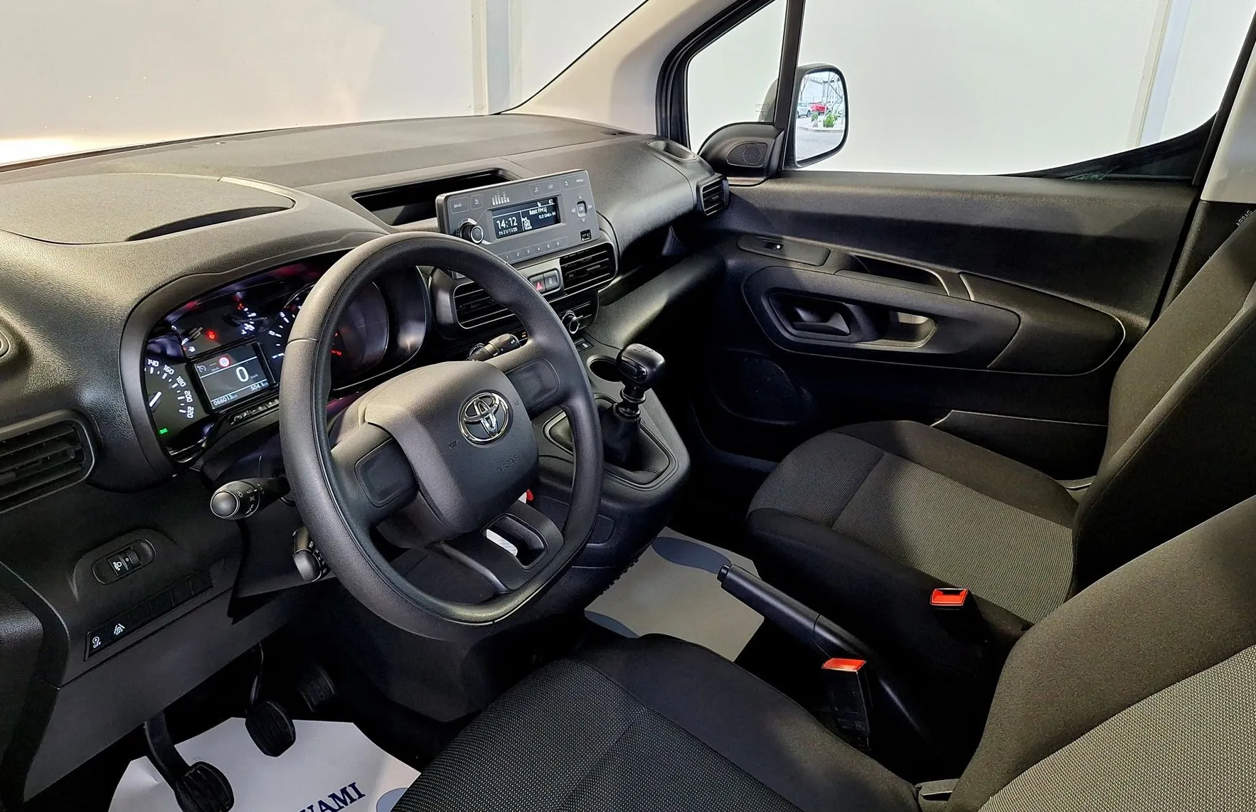 Zunanja slika - Toyota Proace - City Verso 1.2 Combi Compact MT 6 - 11