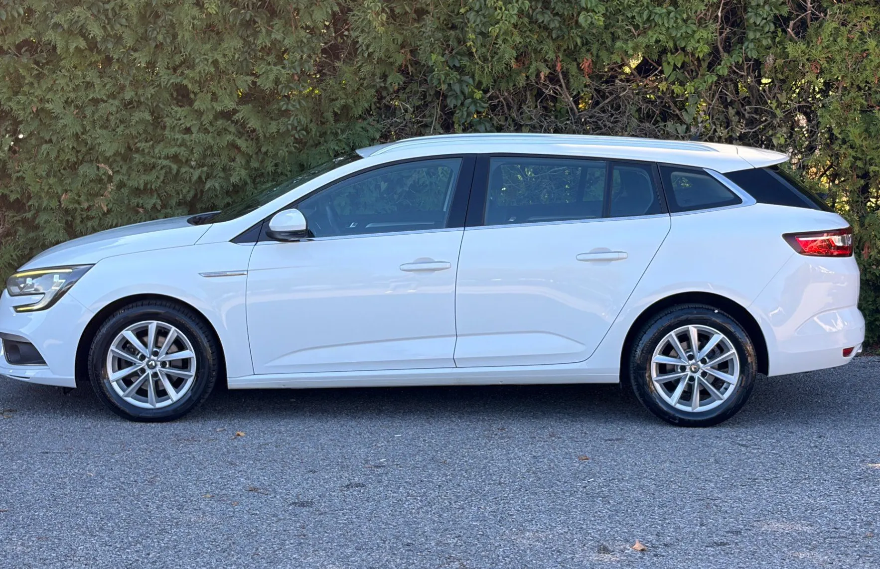 Zunanja slika - Renault Mégane - Megane Grandtour Blue dCi 115 Intens EDC - 5