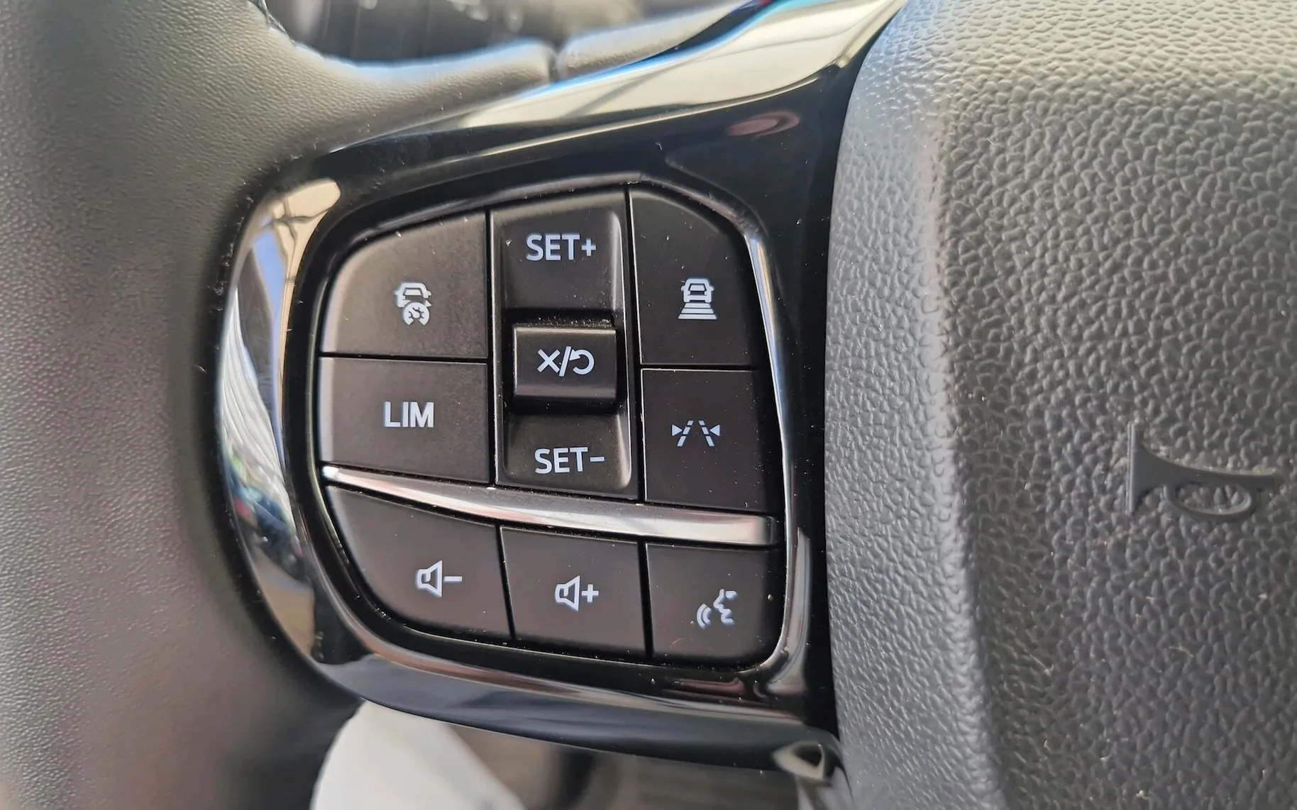 Zunanja slika - Ford Tourneo Custom - TITANIUM 2.0TDCI AVT8-L1H1-RADAR-LINE-BLISS-PREČNI - 12